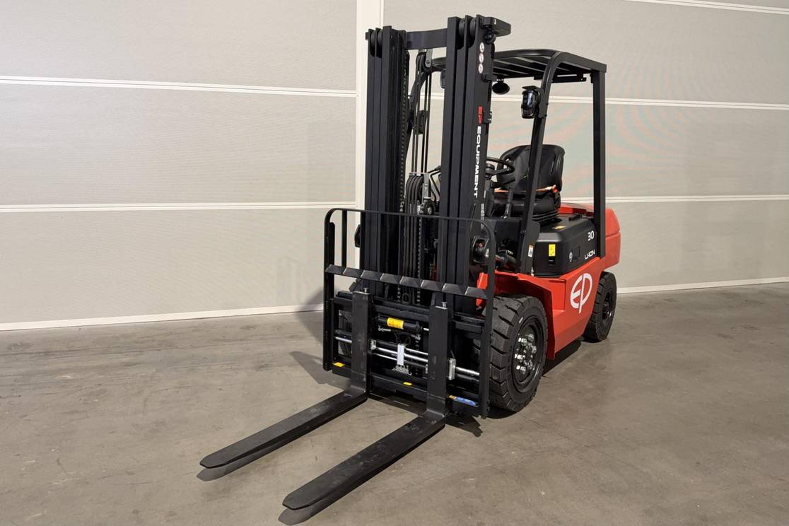 Gabelstapler Gebraucht kaufen – EP EFX-301 HD mit Elektro in Deutschland
