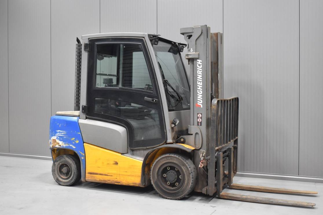 Gabelstapler Gebraucht kaufen – Jungheinrich DFG 425 mit Diesel in Österreich