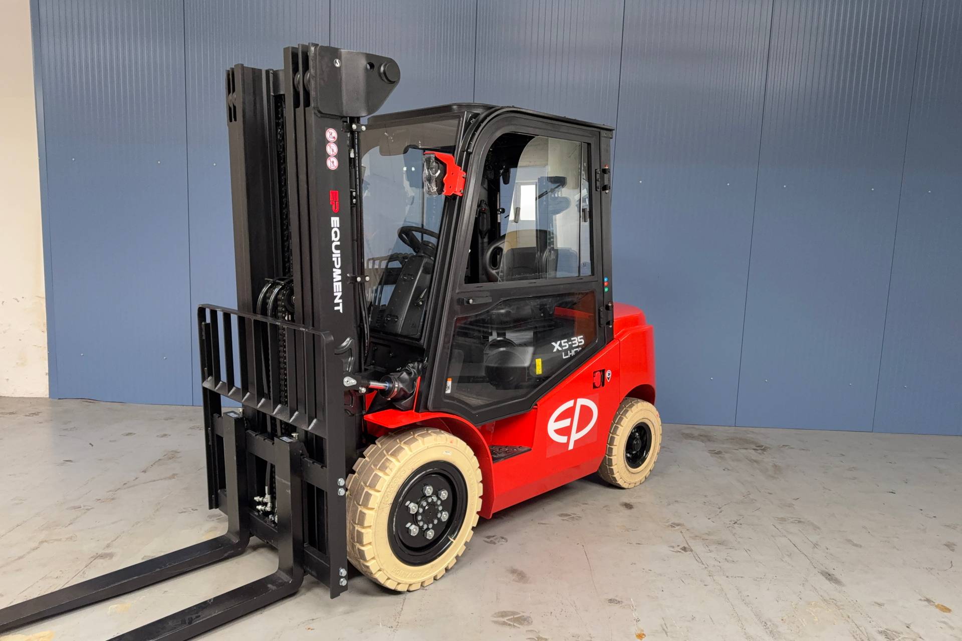 Gabelstapler Gebraucht kaufen – EP EFL352X5 HD mit Elektro in Deutschland