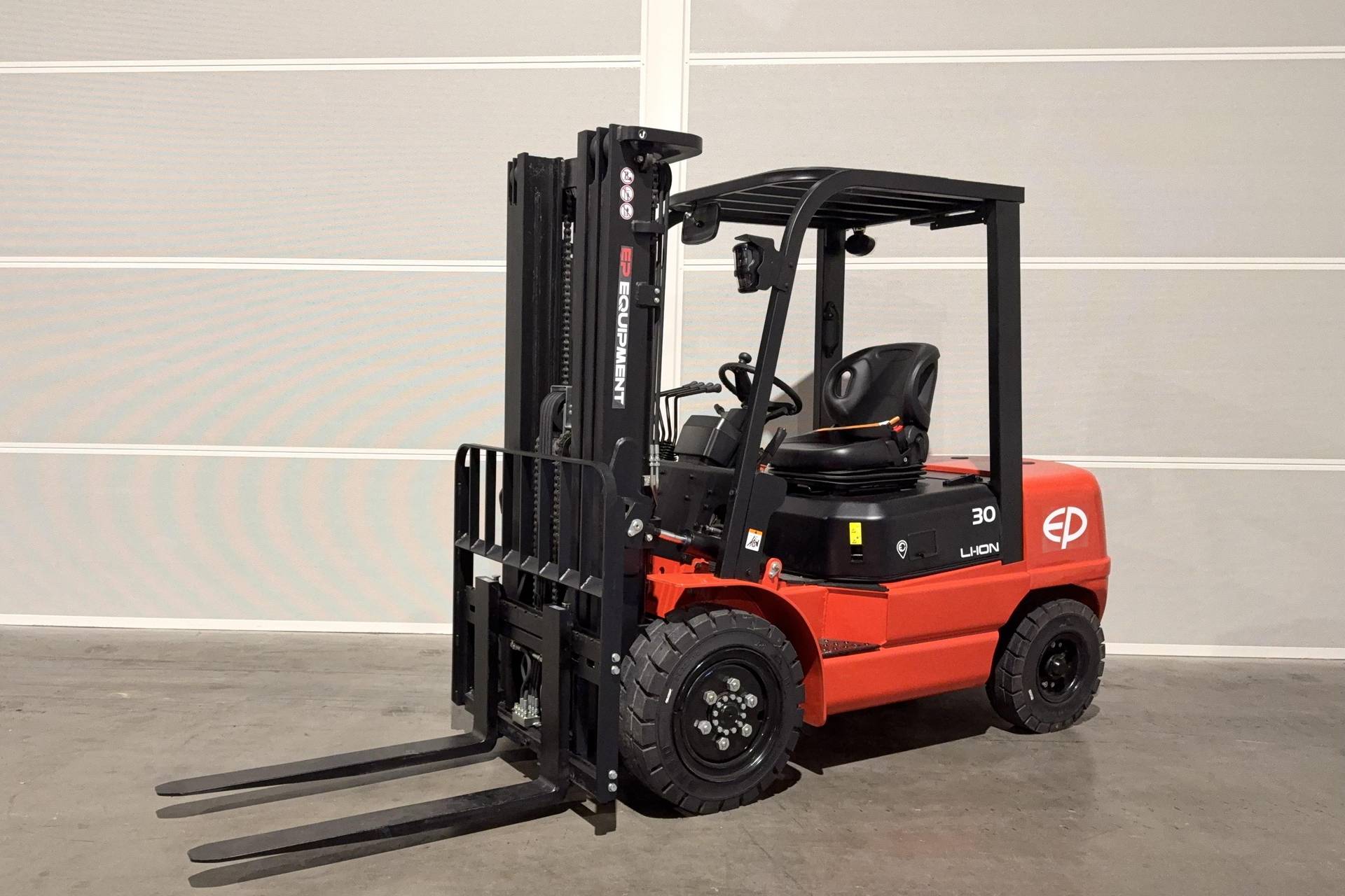 Gabelstapler Gebraucht kaufen – EP EFX-301 HD mit Elektro in Deutschland