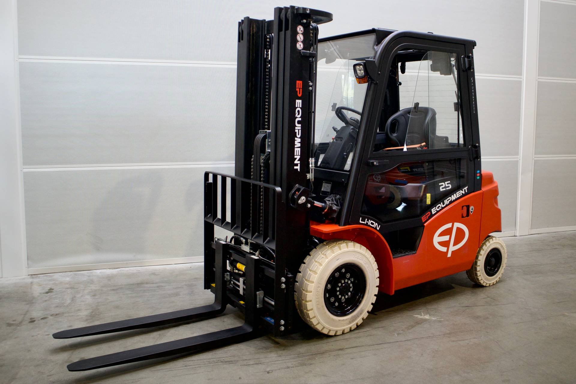 EP EFL253S Gebrauchtstapler Kaufen