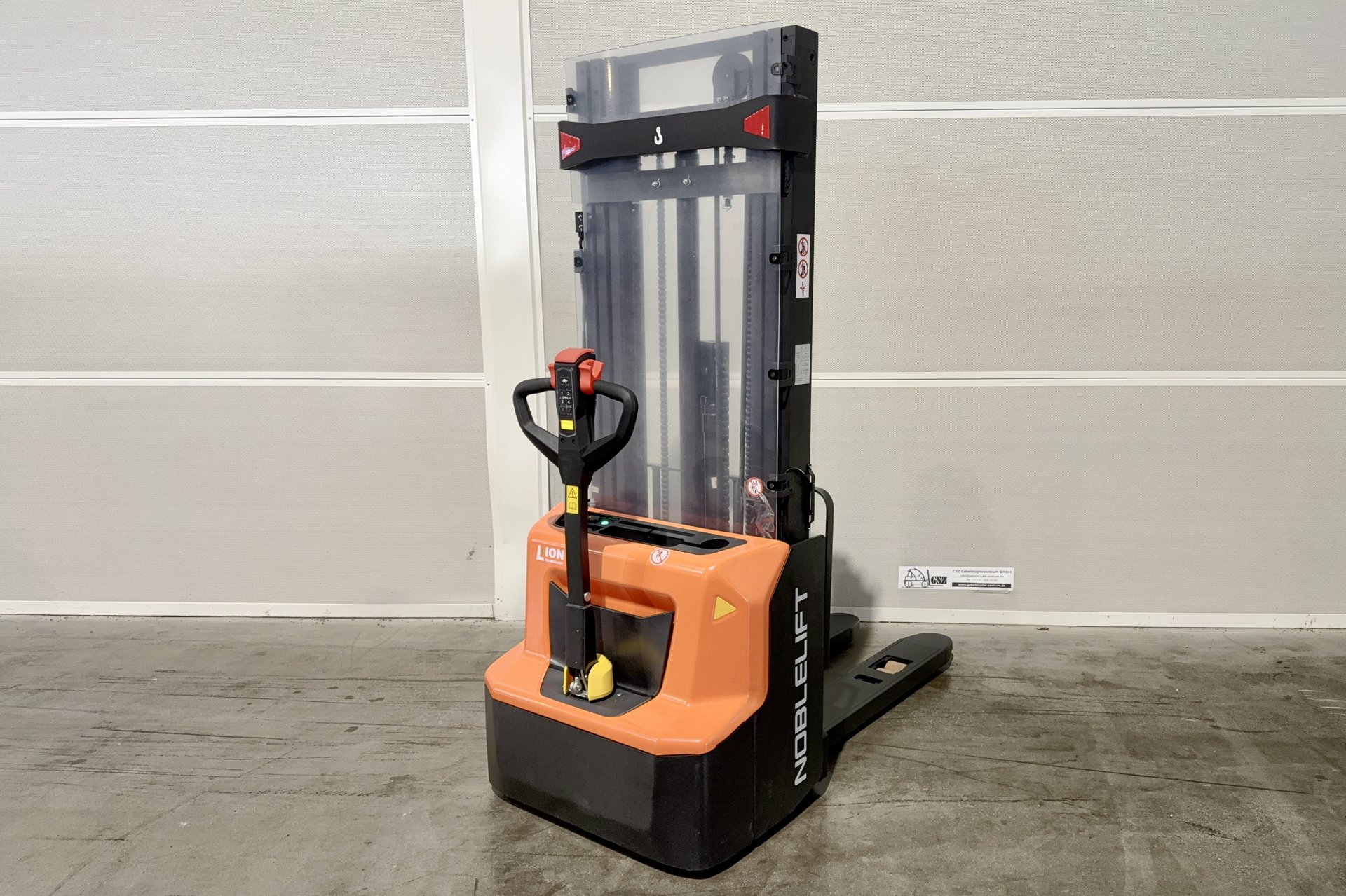Gabelstapler Gebraucht kaufen – Noblelift SWB-130D Initial mit Elektro in Österreich
