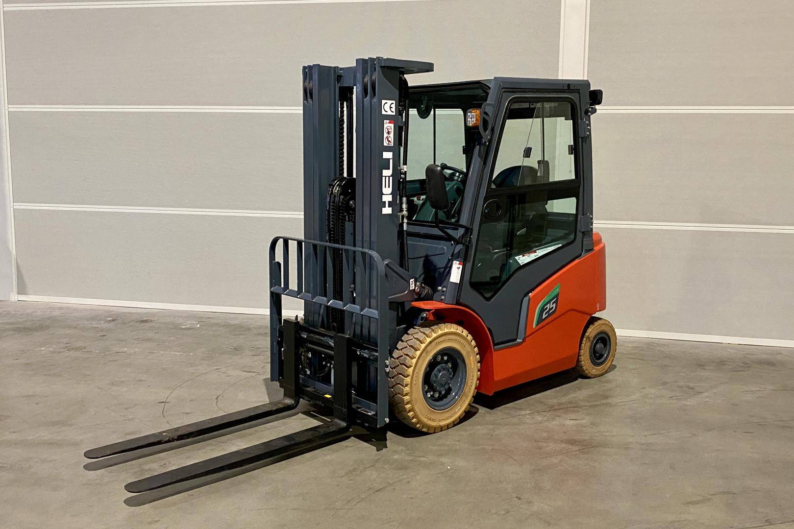 Gabelstapler Gebraucht kaufen – Heli CPD25-GB2LI-M mit Elektro in Deutschland