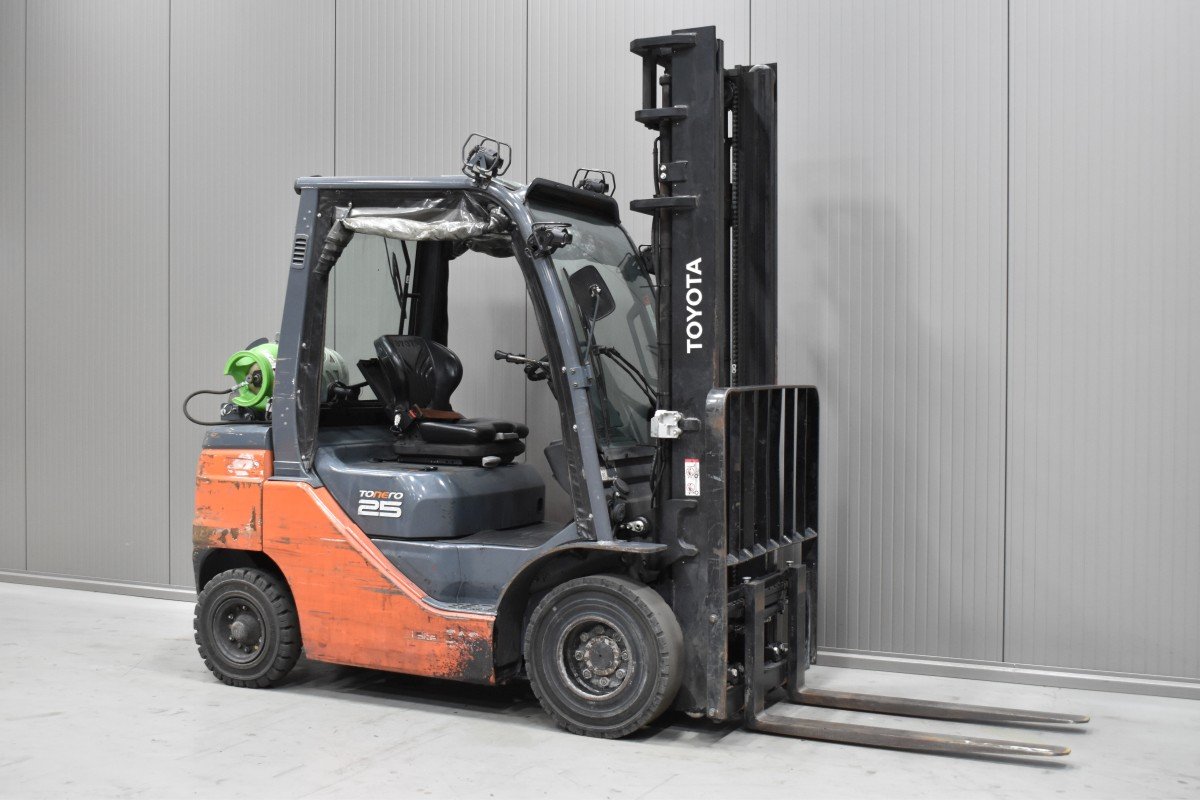 Toyota 02-8FGF25 Gebrauchtstapler Kaufen