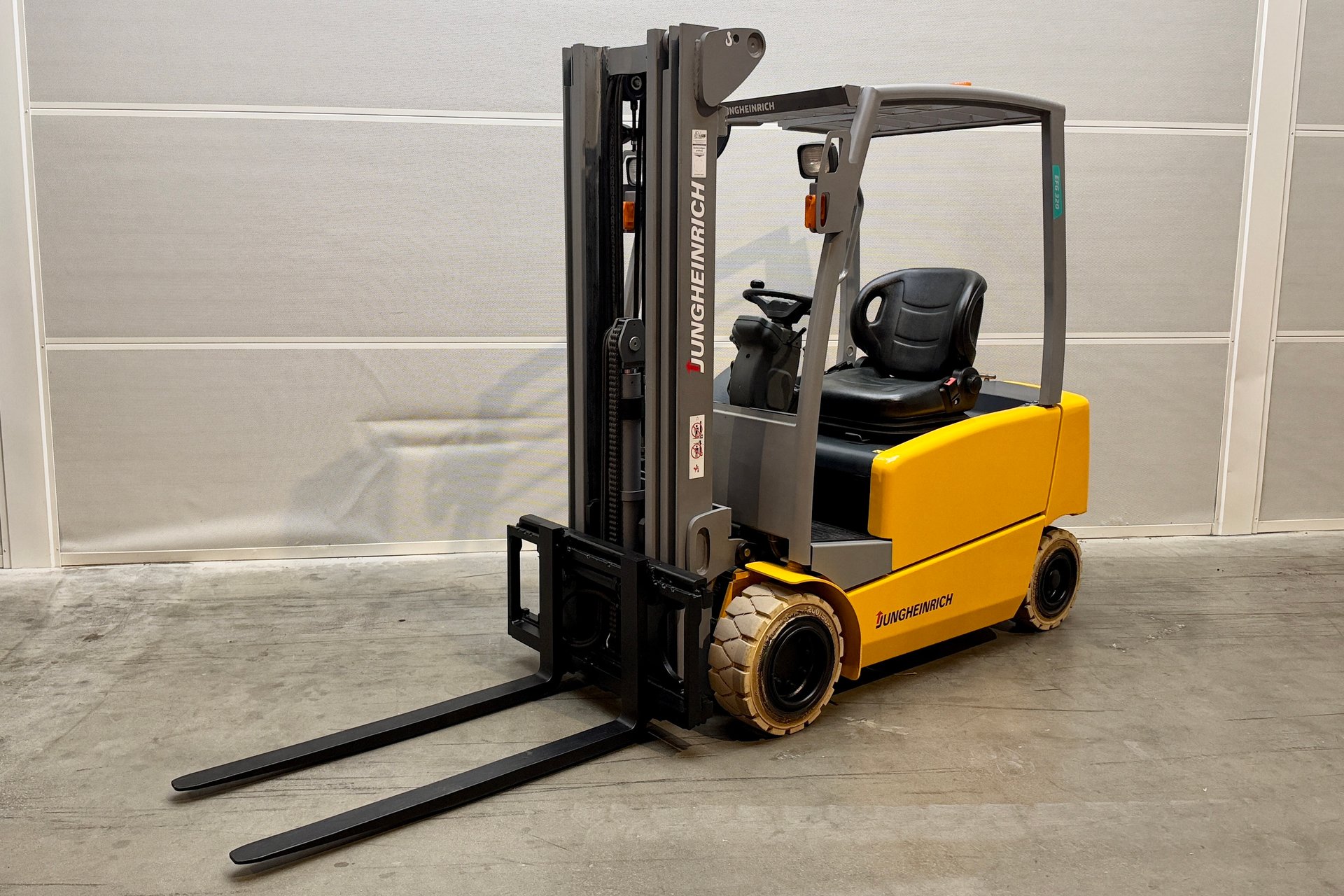 Jungheinrich EFG320 Gebrauchtstapler Kaufen