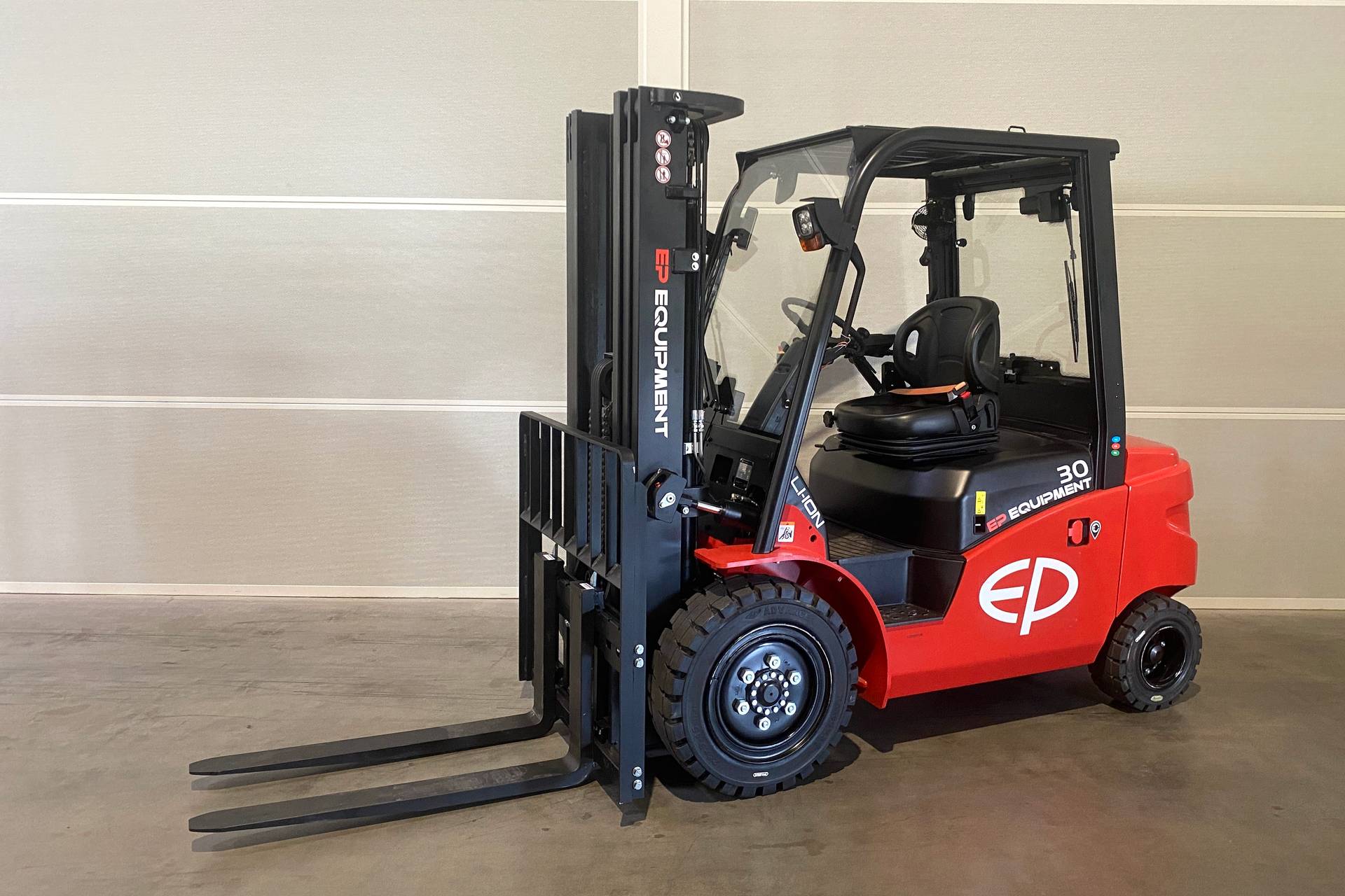 EP EFL303S Gebrauchtstapler Kaufen