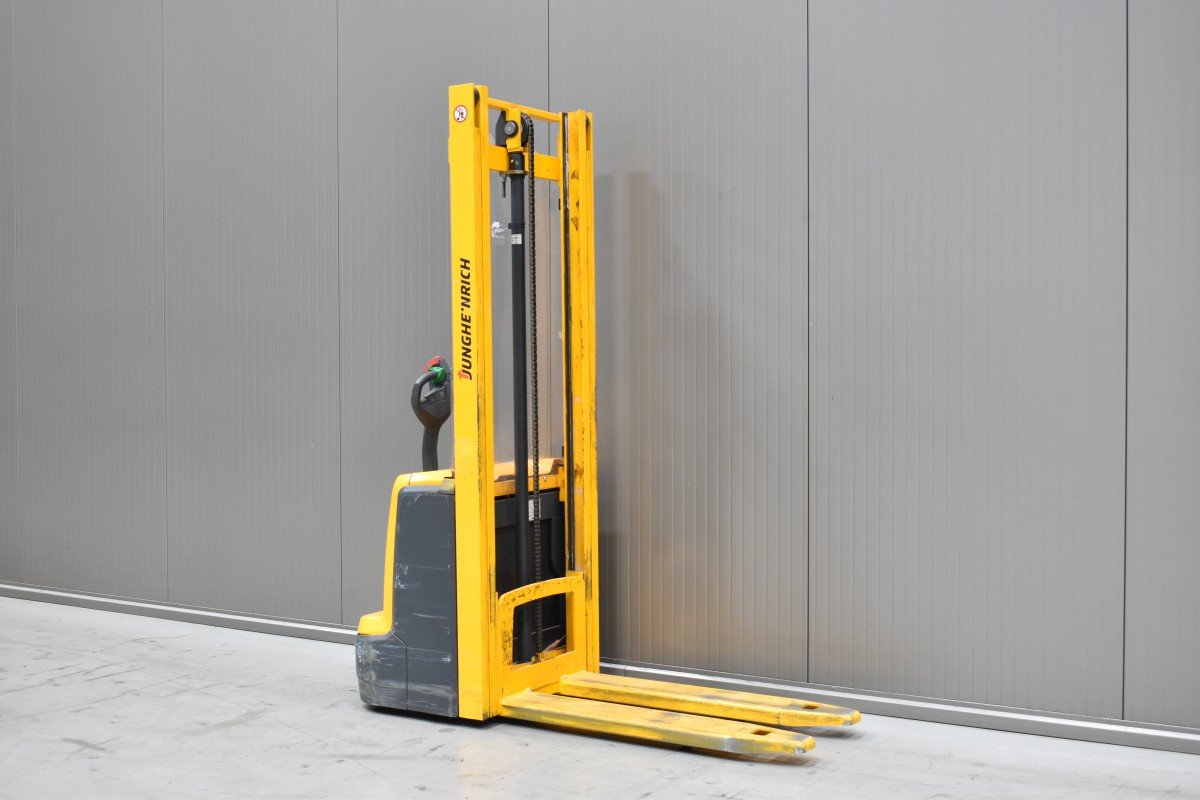 Gabelstapler Gebraucht kaufen – Jungheinrich EJC 110 mit Elektro in Österreich