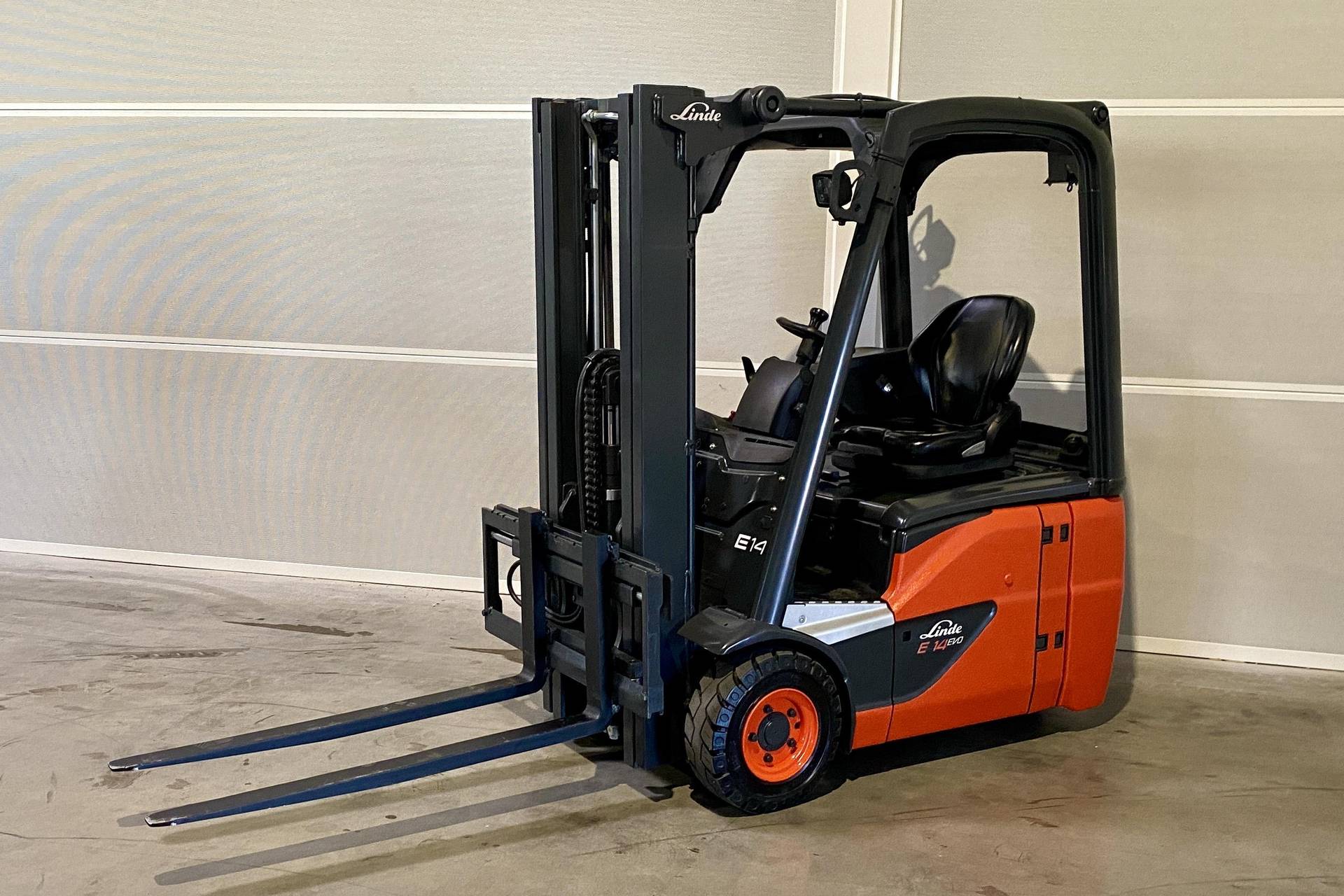 Gabelstapler Gebraucht kaufen – Linde E14-02 mit Elektro in Deutschland