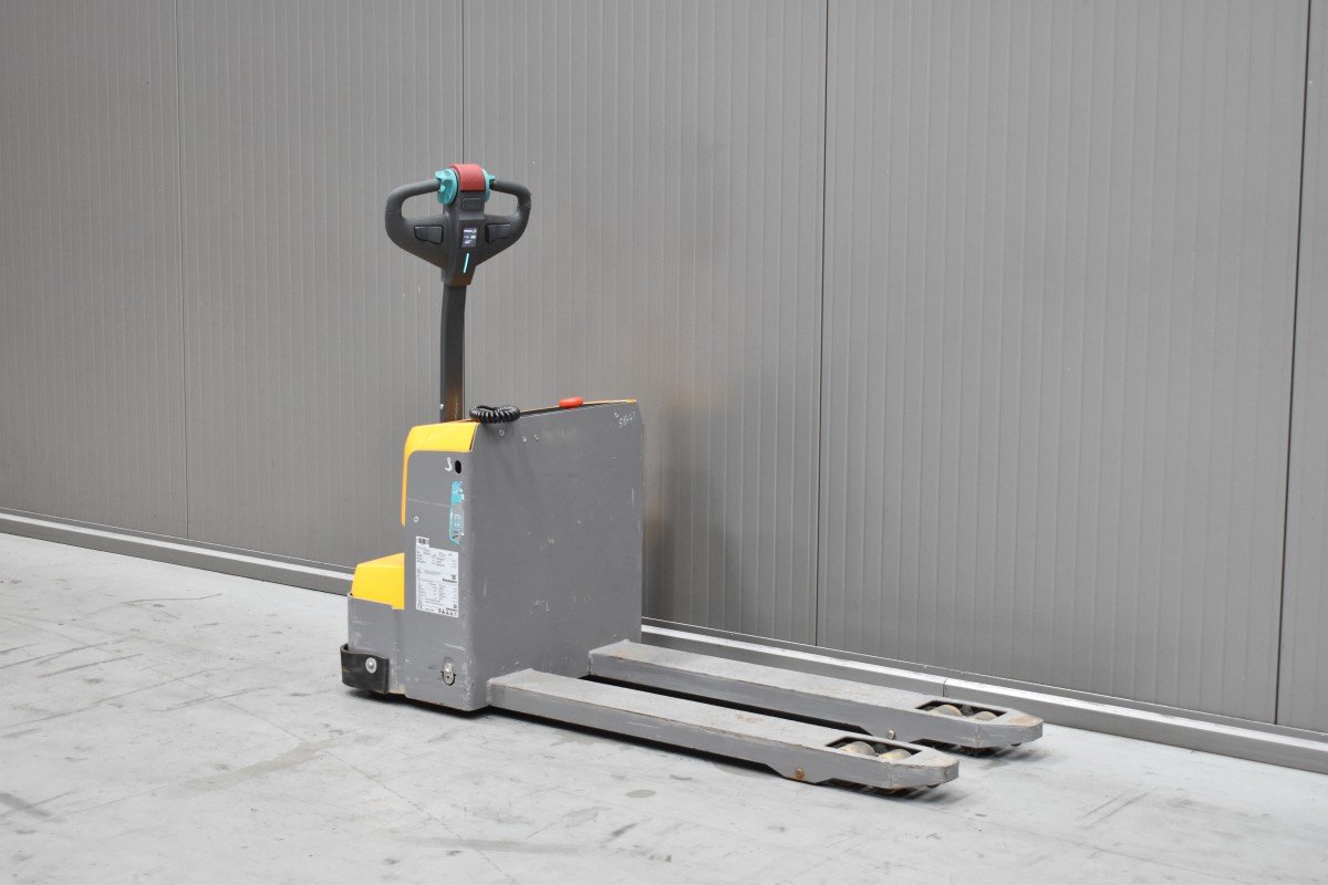 Gabelstapler Gebraucht kaufen – Jungheinrich EJE M15 mit Elektro in Österreich