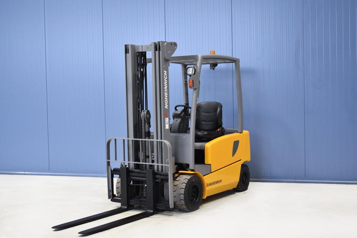 Gabelstapler Gebraucht kaufen – Jungheinrich EFG320N mit Elektro in Österreich