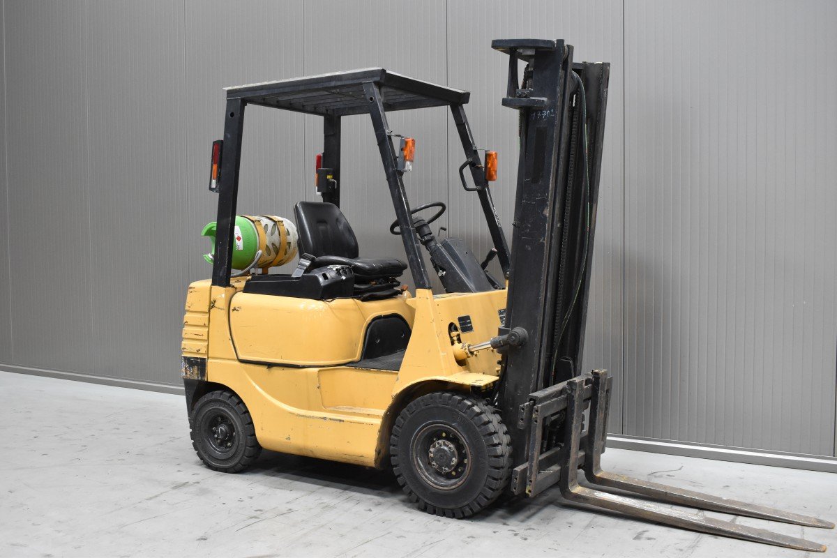Gabelstapler Gebraucht kaufen – Caterpillar GP 15 mit Gas in Österreich