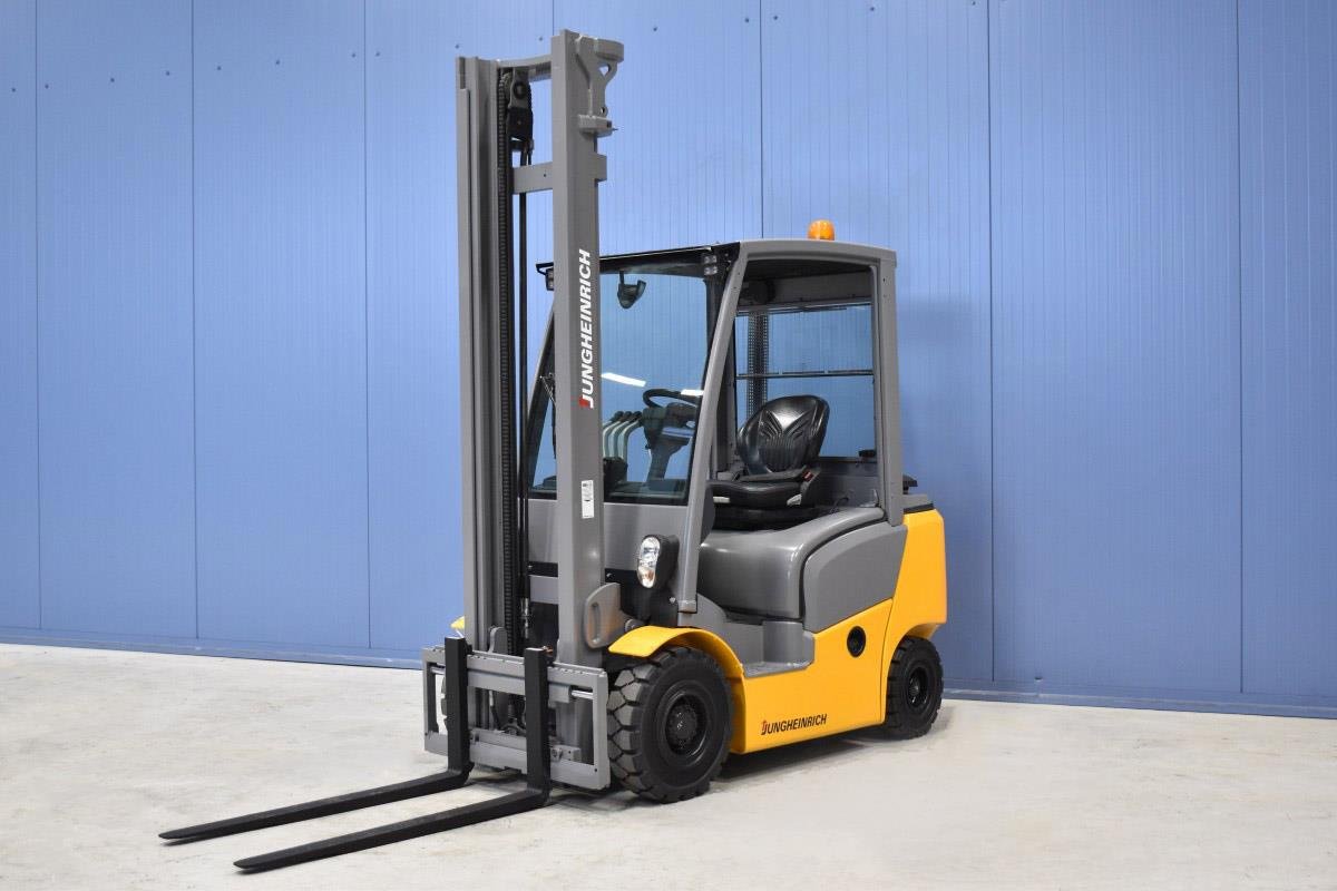 Gabelstapler Gebraucht kaufen – Jungheinrich DFG320 mit Diesel in Österreich