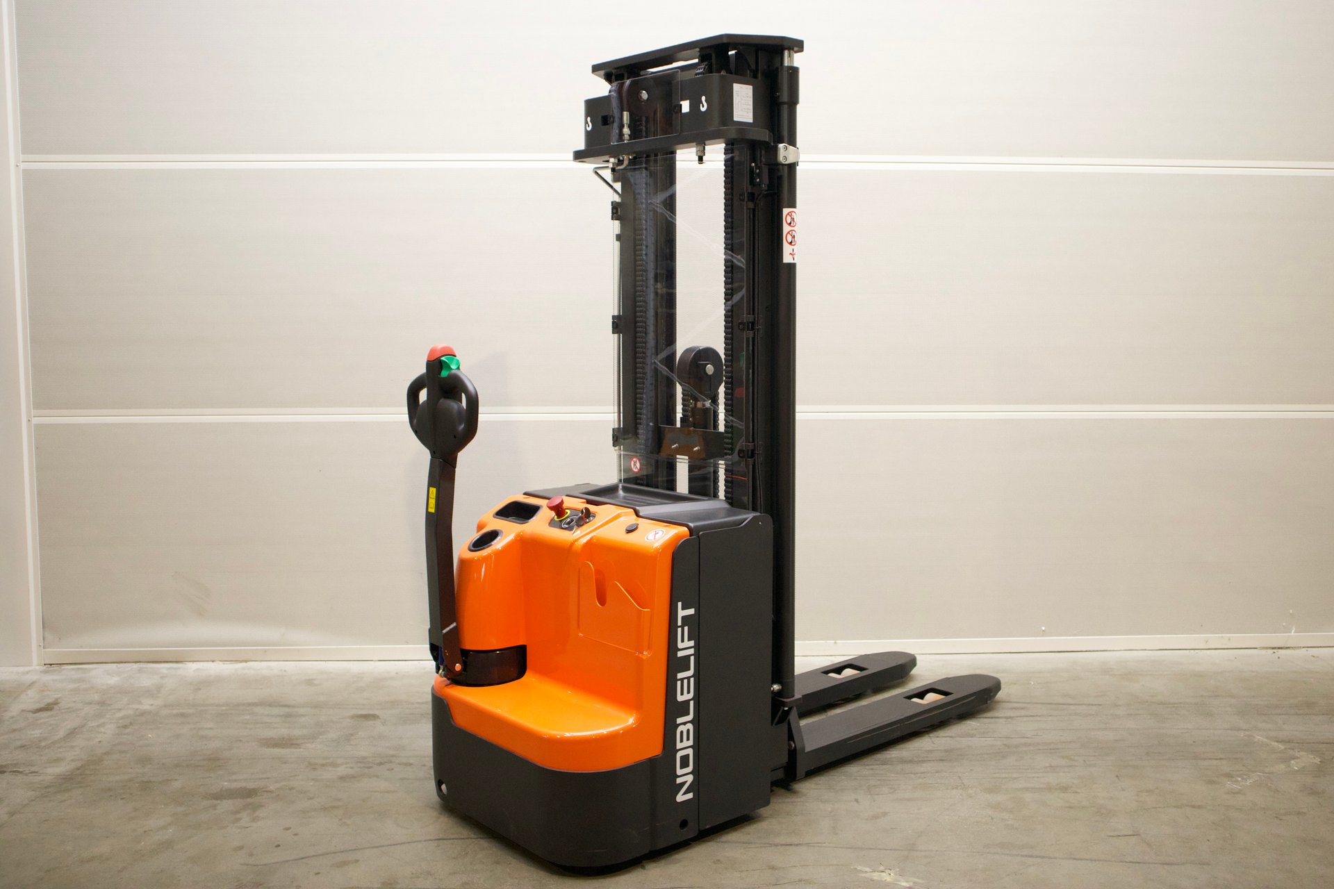 Gabelstapler Gebraucht kaufen – Noblelift PS16DL mit Elektro in Deutschland
