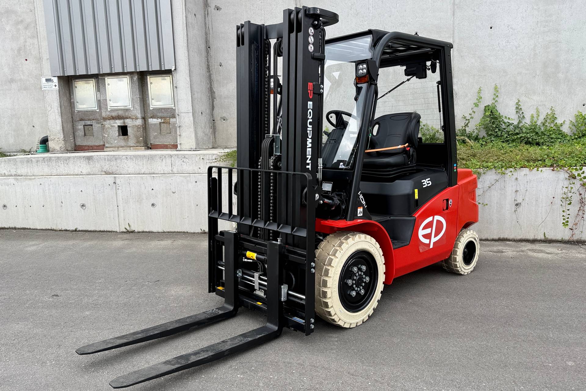 EP EFL353S Gebrauchtstapler Kaufen
