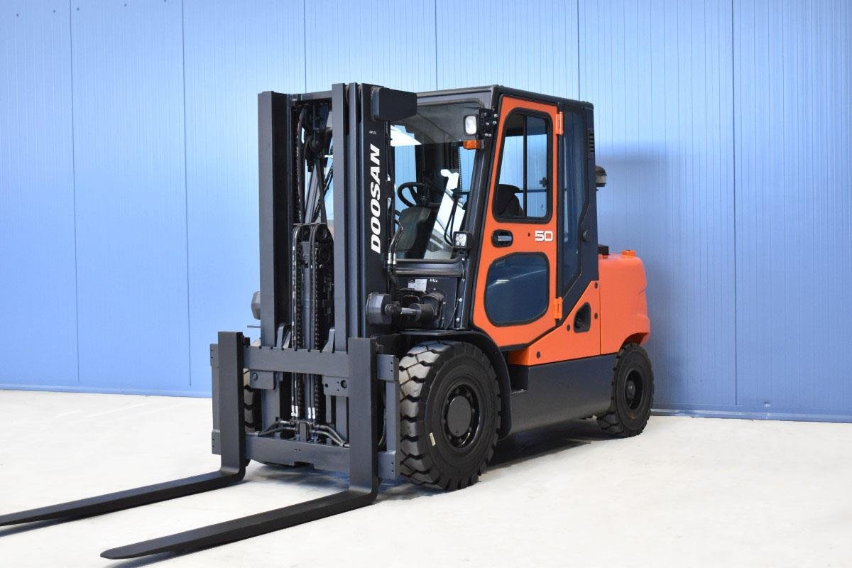 Gabelstapler Gebraucht kaufen – Doosan D50SC-5 mit Diesel in Österreich