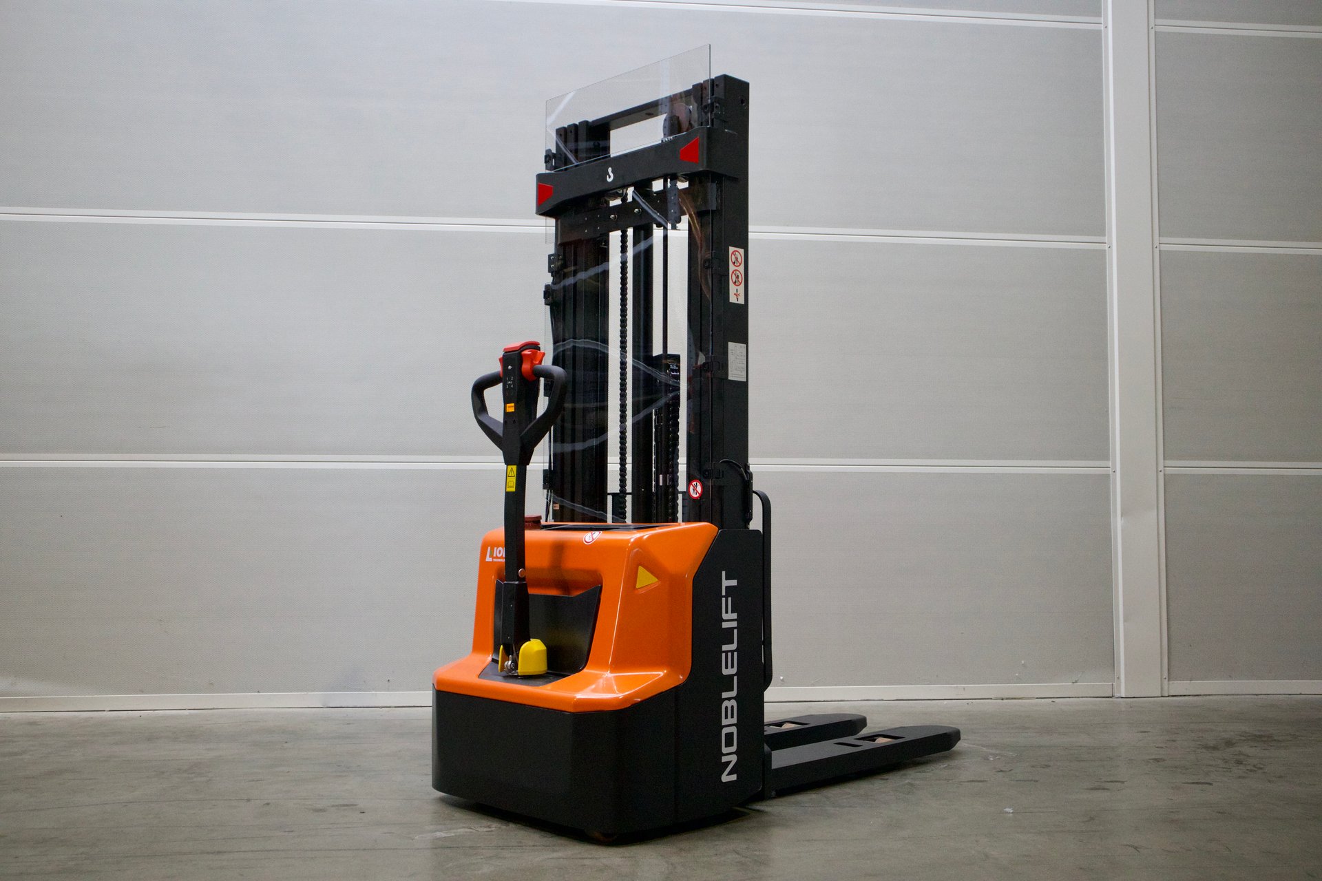 Gabelstapler Gebraucht kaufen – Noblelift SWB-130D Initial mit Elektro in Österreich