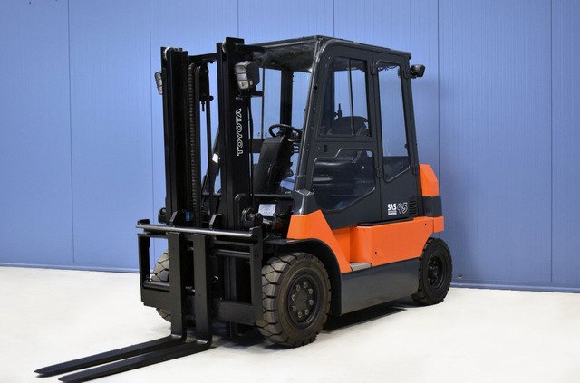 Gabelstapler Gebraucht kaufen – Toyota 7FBMF45 mit Elektro in Österreich