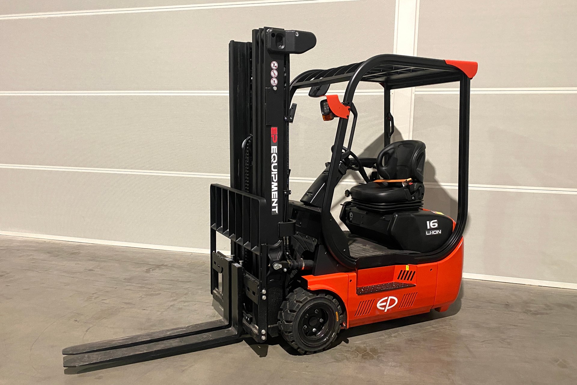Gabelstapler Gebraucht kaufen – EP TDL161 mit Elektro in Österreich