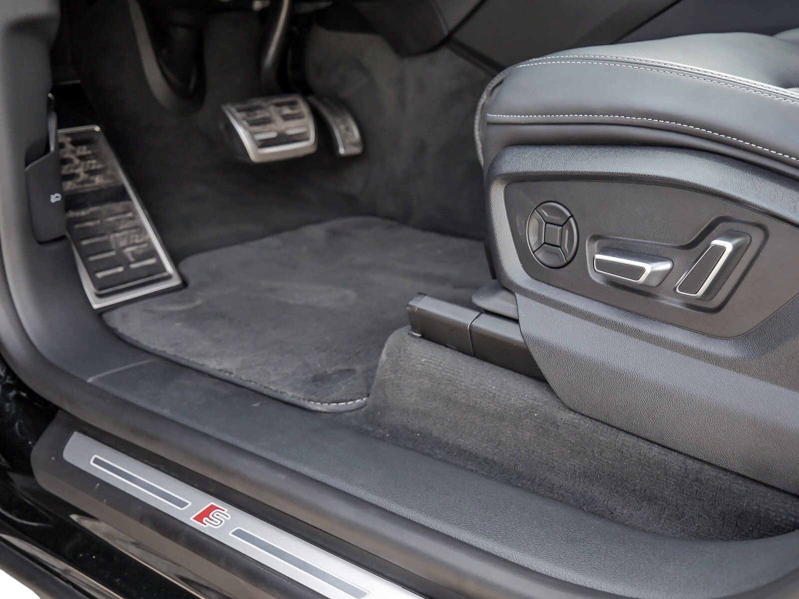 Audi Q8 50 TDI quattro S-Line *PANO*HEAD-UP*B&O*AHK* – Bild 15