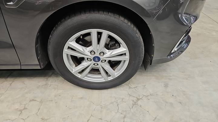 Ford S-MAX Hybrid Titanium 7-Sitzer · LED · Winterreifen · Kamera – image 9