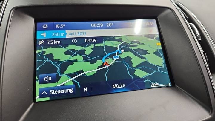 Ford S-MAX Hybrid Titanium 7-Sitzer · LED · Winterreifen · Kamera – image 11
