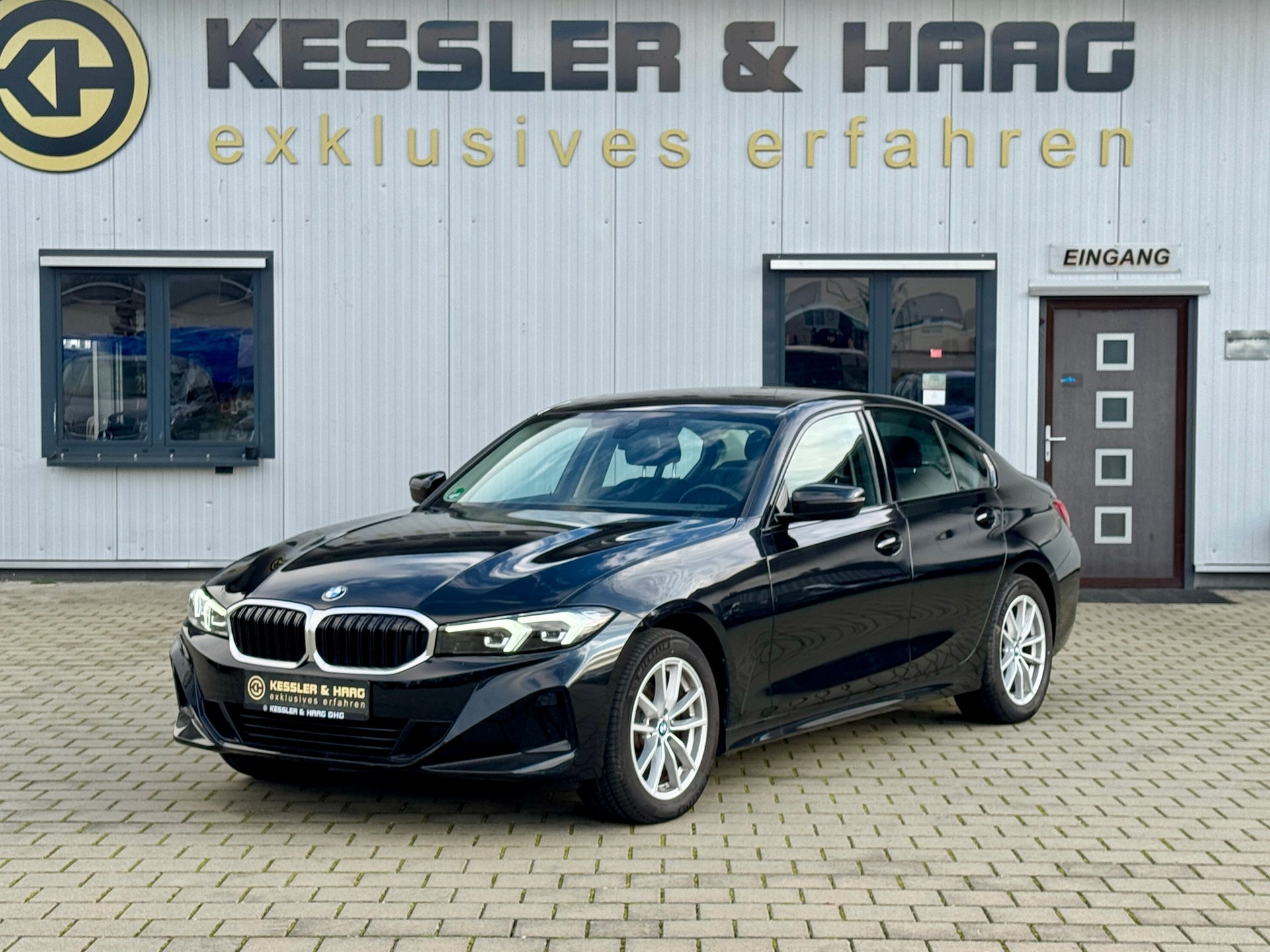 BMW 320 d xDrive*Facelift* PDC Navi 1Hand