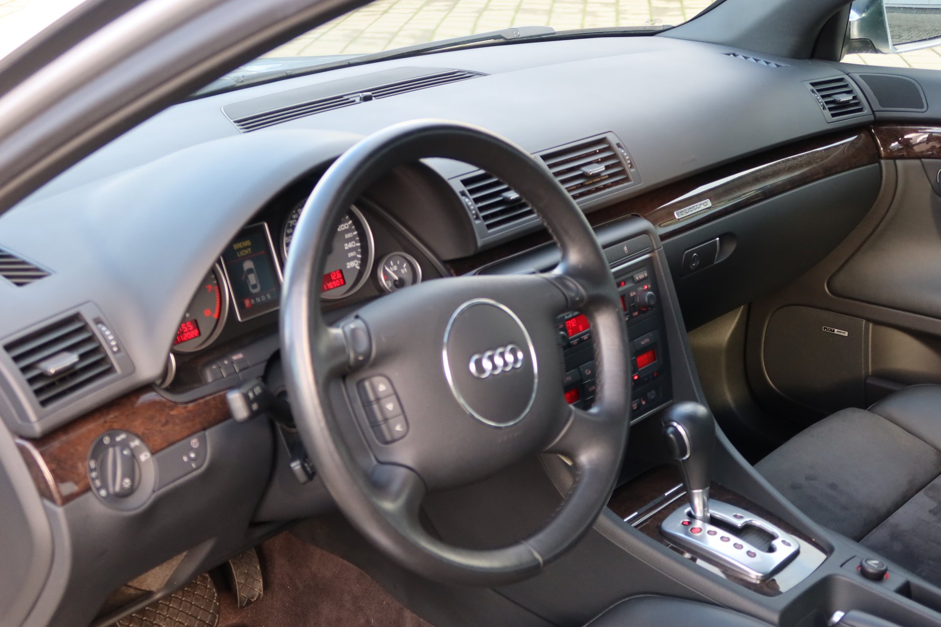 Audi S4 Avant 4.2 quattro#BOSE#TEMP#SOLAR/SCHIEB#RECARO# – Bild 15