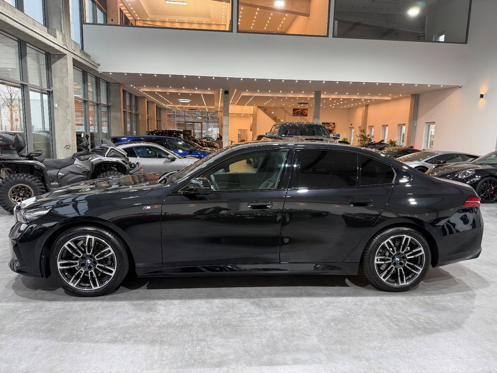 BMW 520 i M Sport*Pano*Carbon*H&K*4SHZ*HUD*360°* – Bild 11