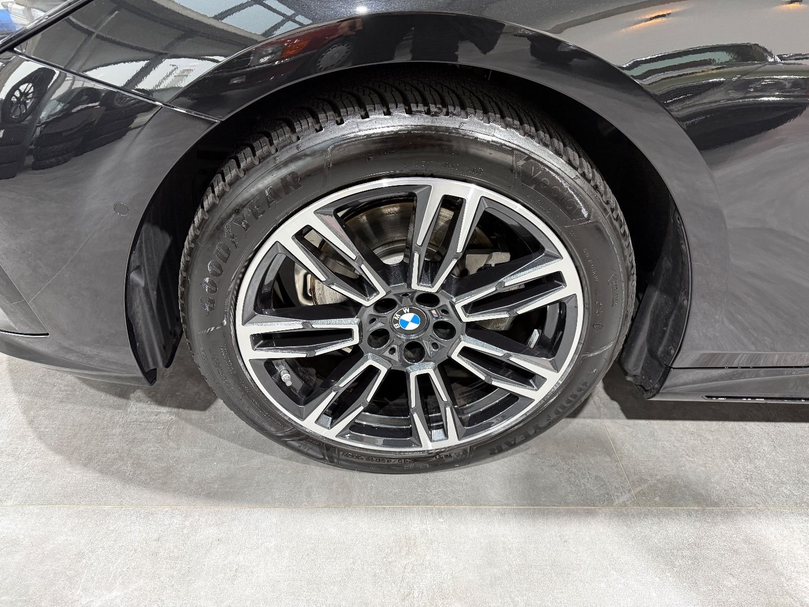BMW 520 i M Sport*Pano*Carbon*H&K*4SHZ*HUD*360°* – Bild 13
