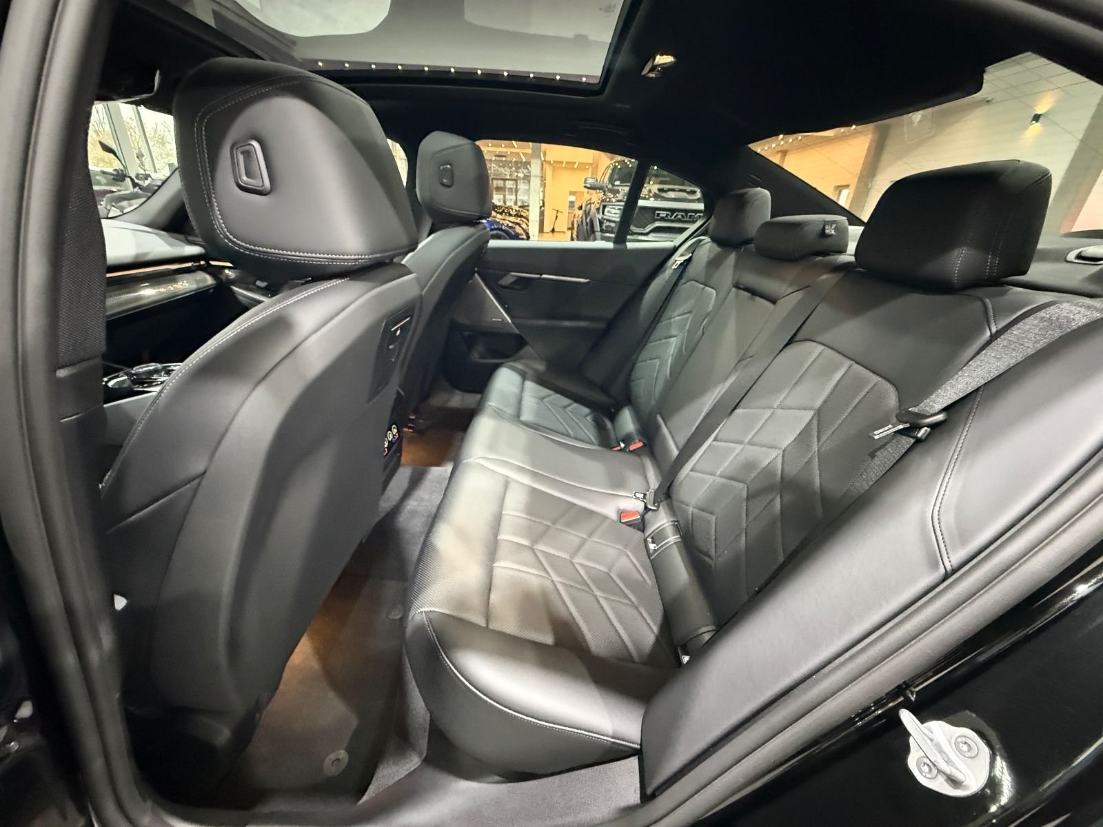 BMW 520 i M Sport*Pano*Carbon*H&K*4SHZ*HUD*360°* – Bild 21
