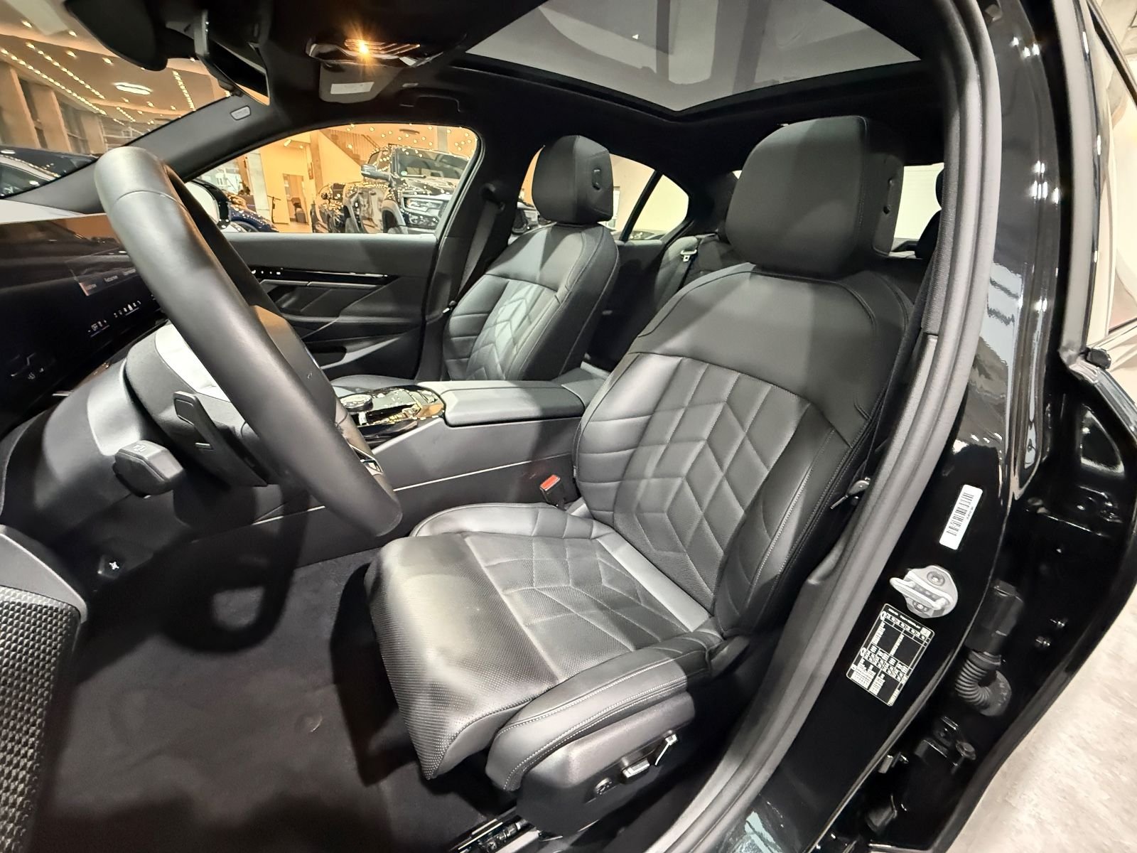 BMW 520 i M Sport*Pano*Carbon*H&K*4SHZ*HUD*360°* – Bild 23