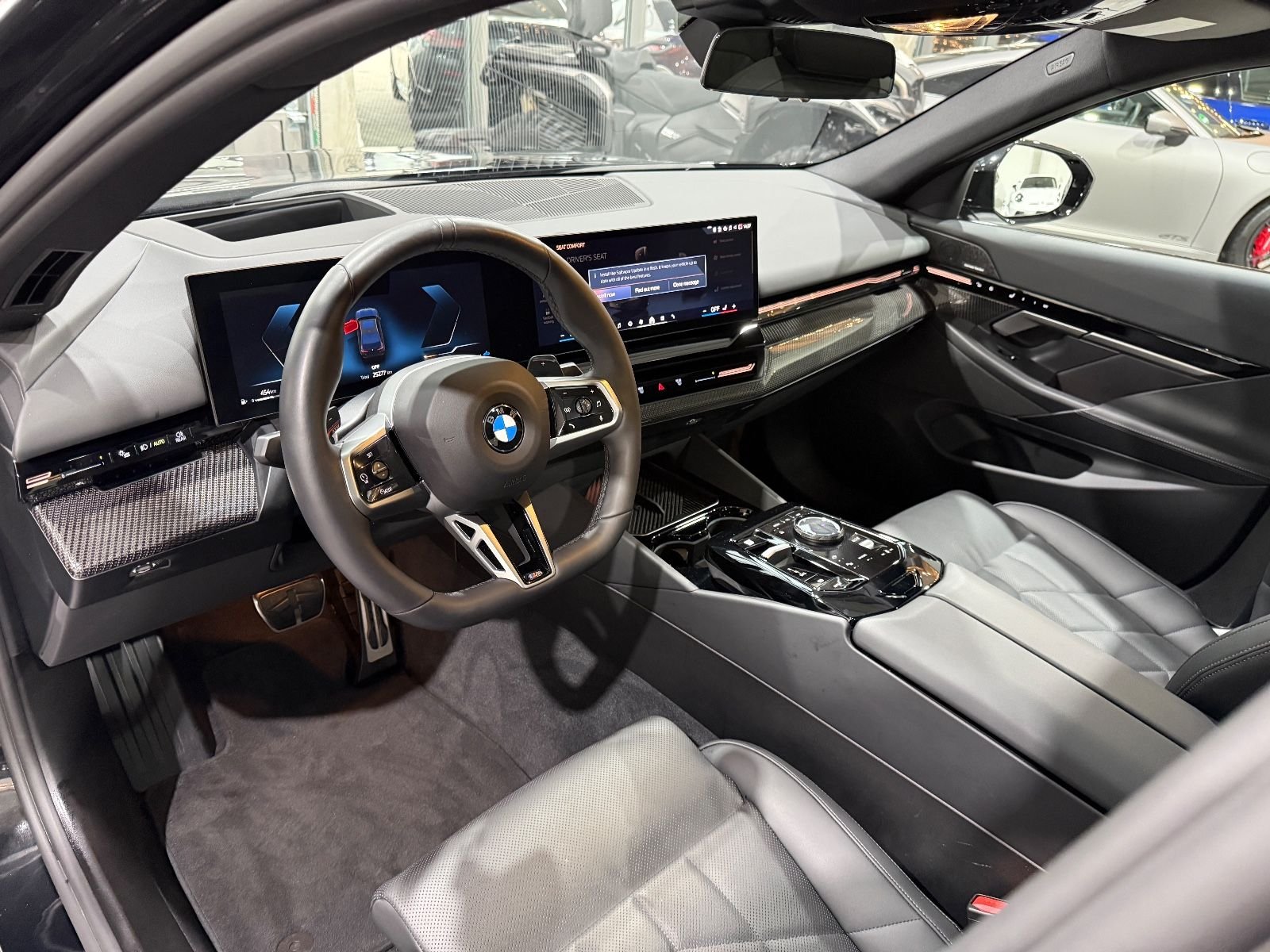 BMW 520 i M Sport*Pano*Carbon*H&K*4SHZ*HUD*360°* – Bild 24