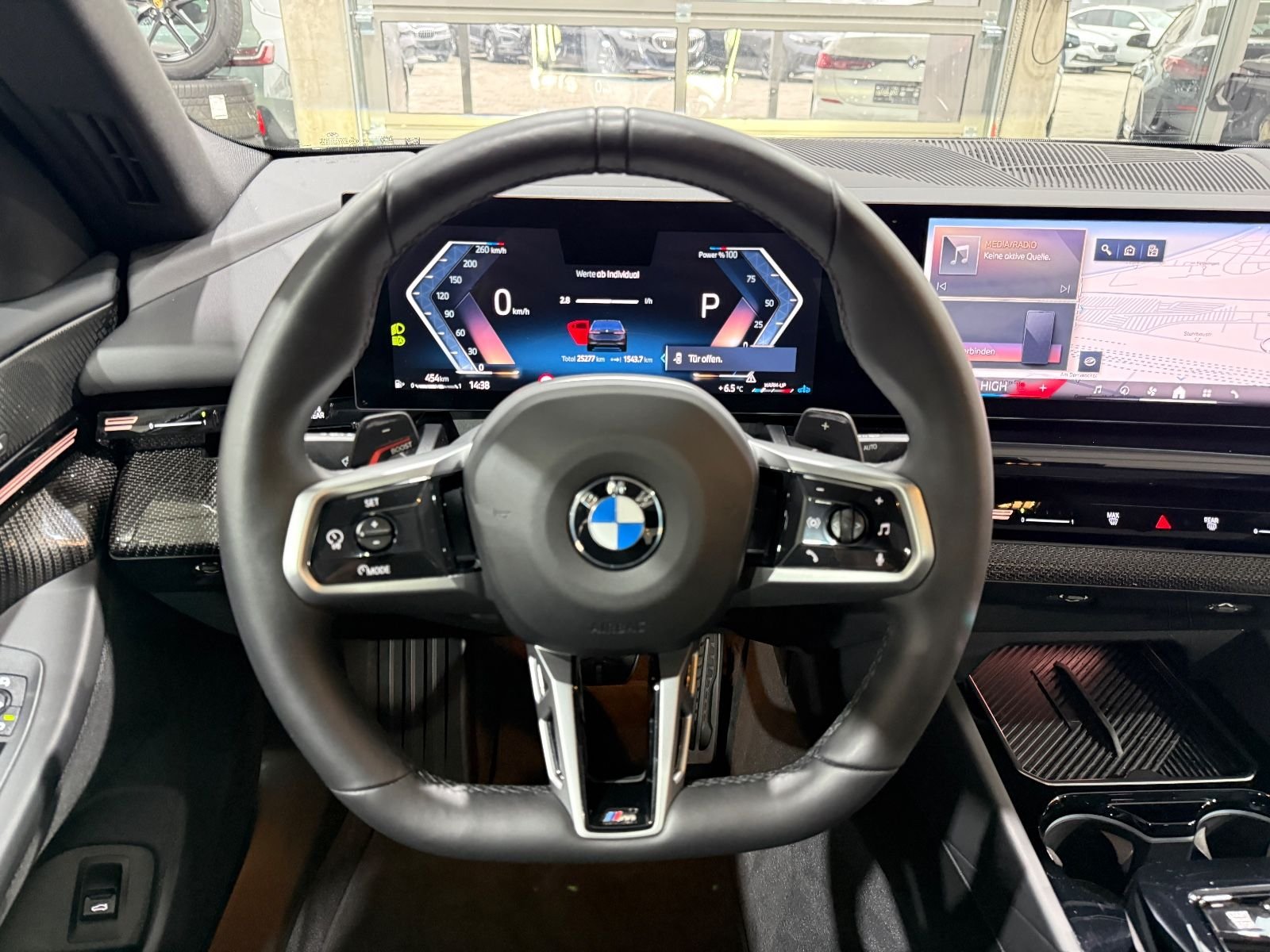 BMW 520 i M Sport*Pano*Carbon*H&K*4SHZ*HUD*360°* – Bild 28
