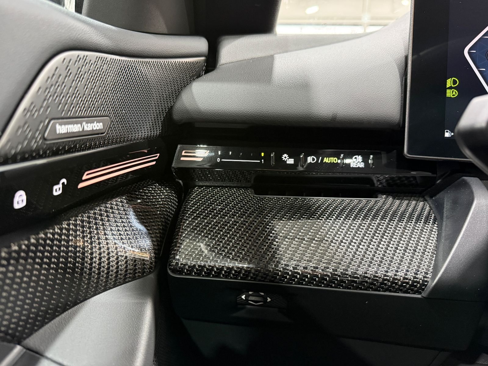 BMW 520 i M Sport*Pano*Carbon*H&K*4SHZ*HUD*360°* – Bild 32