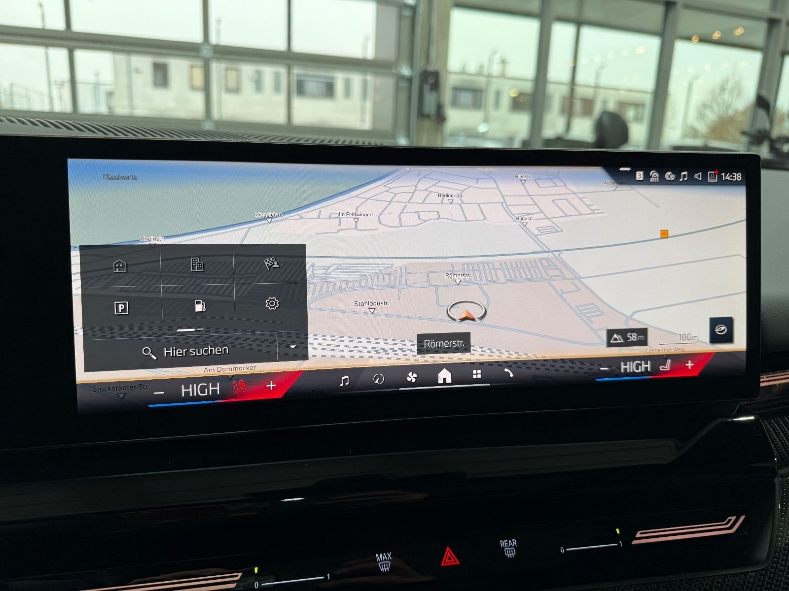 BMW 520 i M Sport*Pano*Carbon*H&K*4SHZ*HUD*360°* – Bild 33