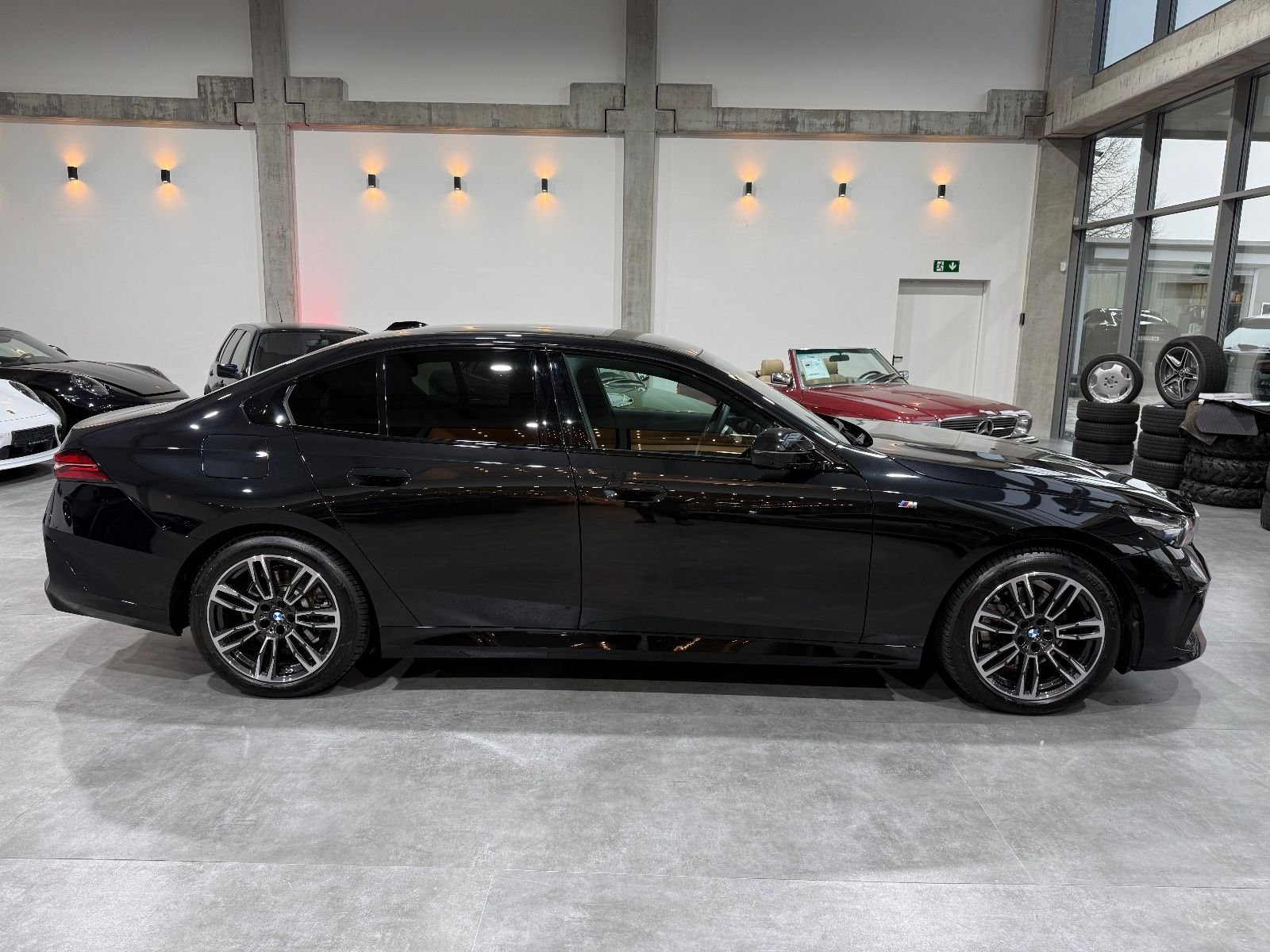 BMW 520 i M Sport*Pano*Carbon*H&K*4SHZ*HUD*360°* – Bild 5