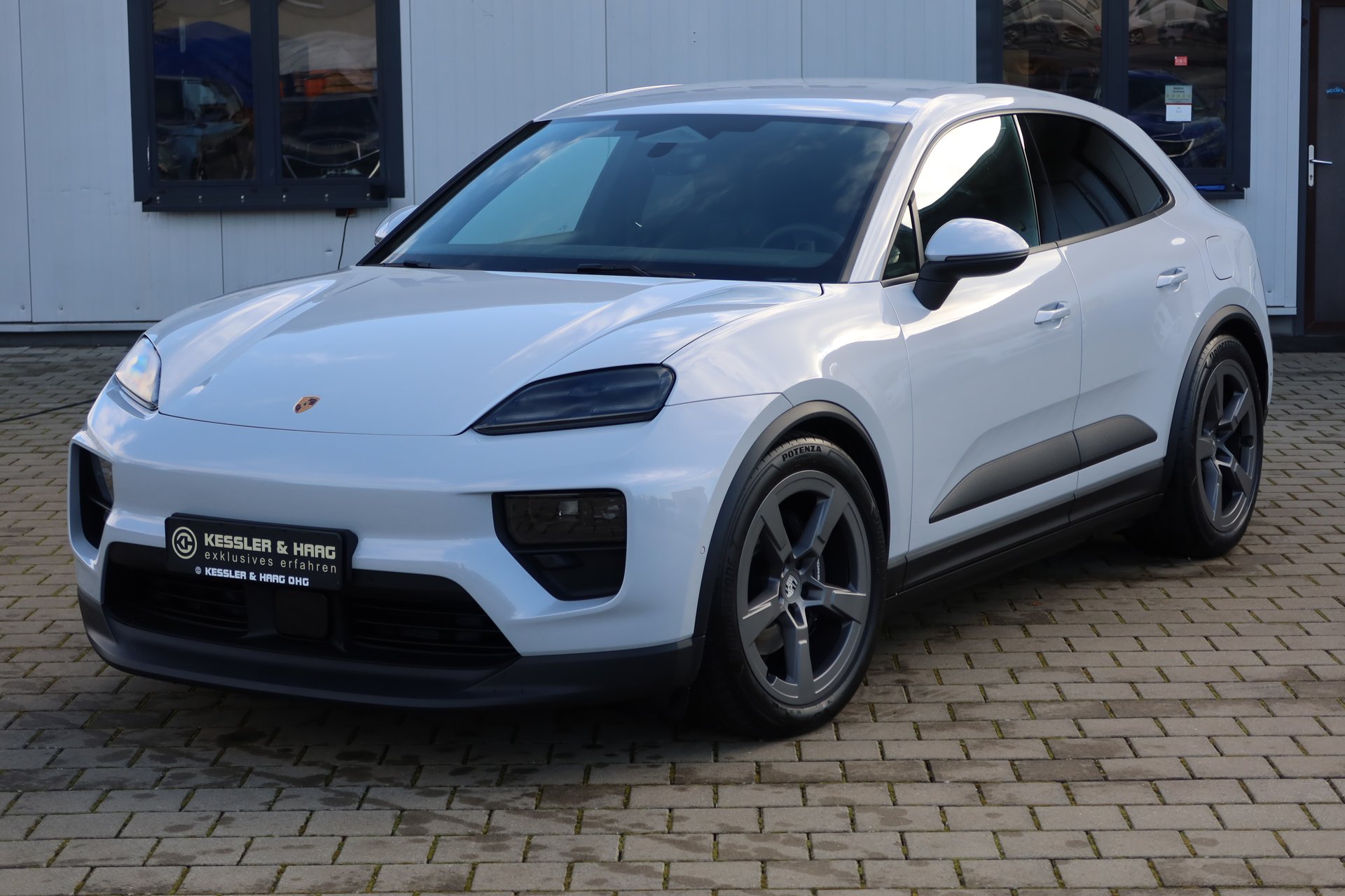 Porsche Macan 4#LUFT#Privacy#ACC#21ZOLL#LUFT#KEY-GO# – Bild 4