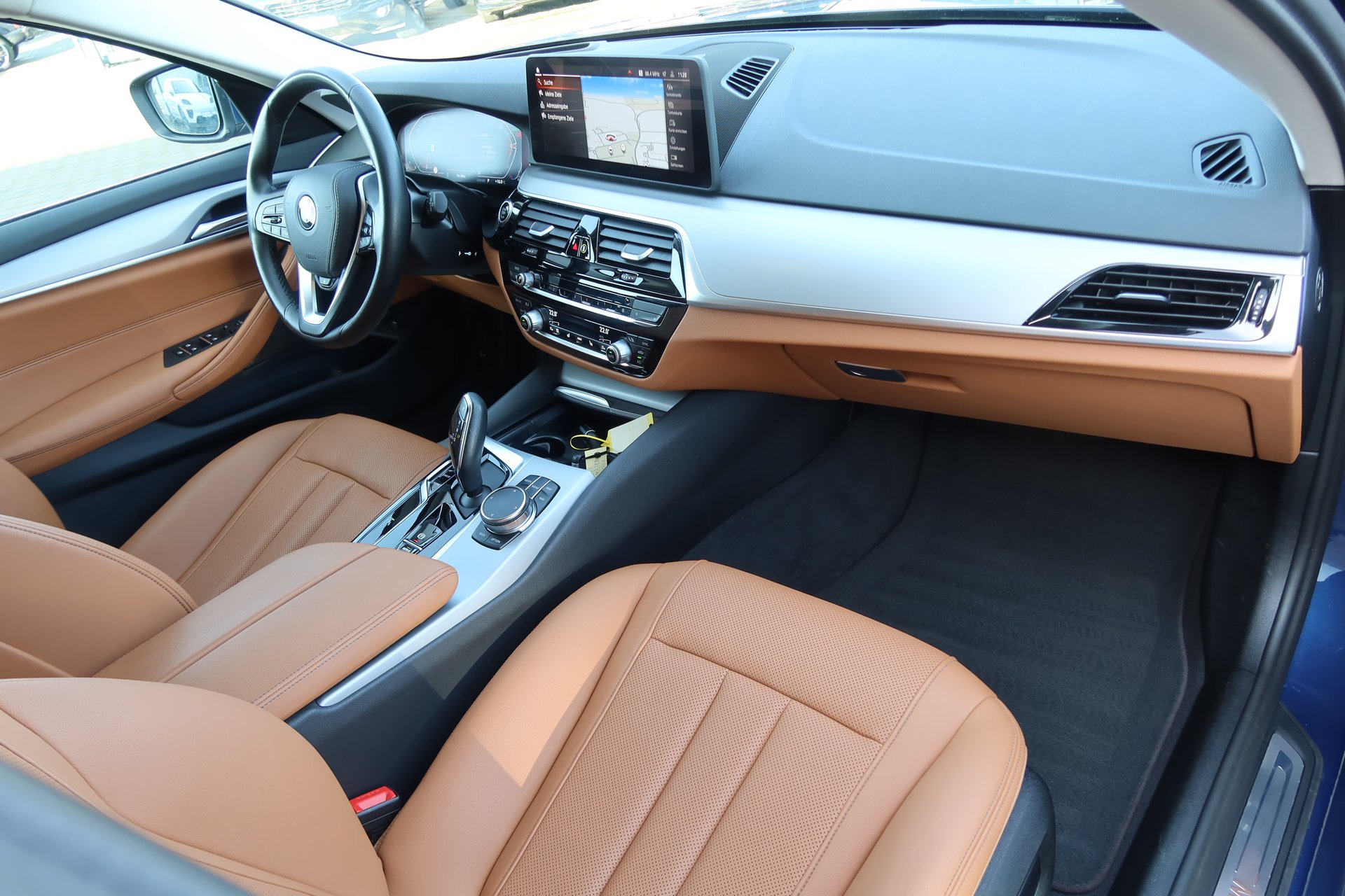 BMW 520d T Aut | HUD | Standhzg | Leder beige | 1.Hd HU neu – Bild 12