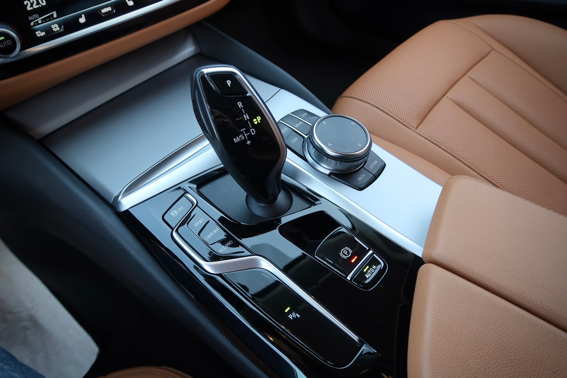 BMW 520d T Aut | HUD | Standhzg | Leder beige | 1.Hd HU neu – Bild 15