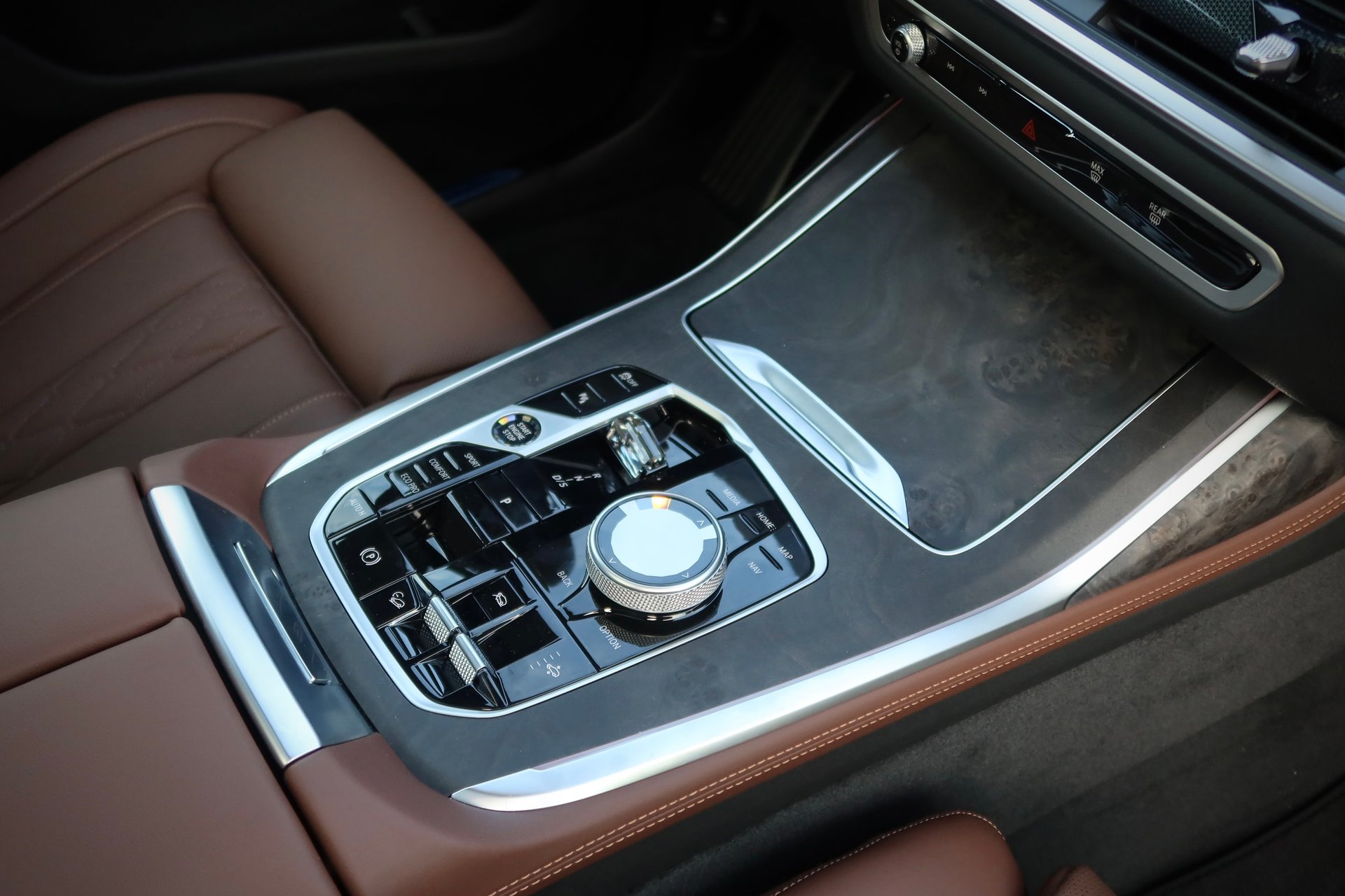 BMW X7 xDrive 40d M-Sport#B&W#SKY#KRISTAL#STOCK – Bild 16