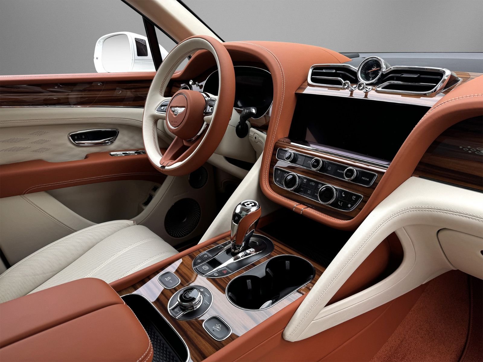 Bentley Bentayga V8 EWB Azure MY 25 – Bild 12