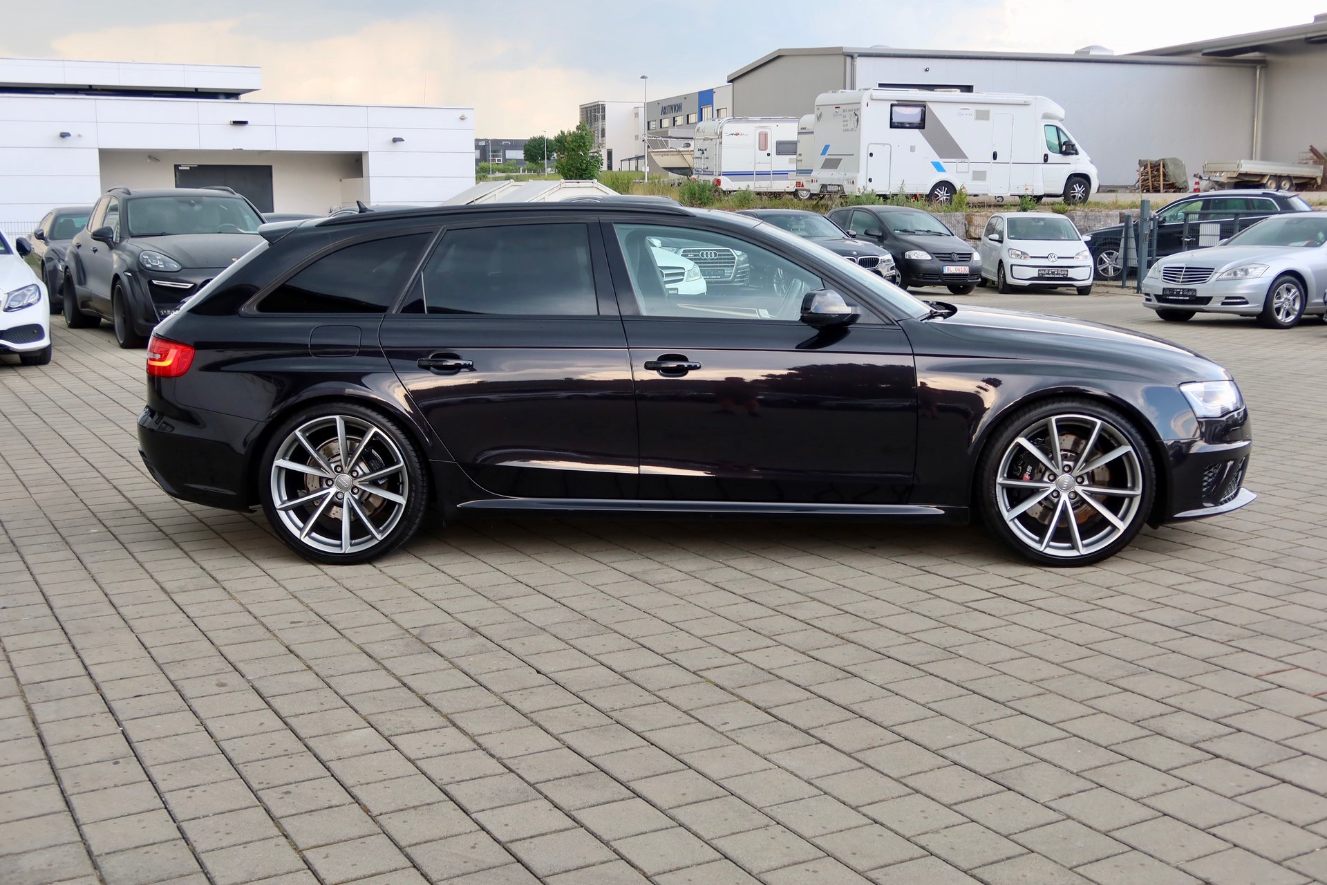 Audi RS4 Avant 4.2 FSI quattro#PANO#ACC#KEY-GO#B&O##1HAND# – Bild 6