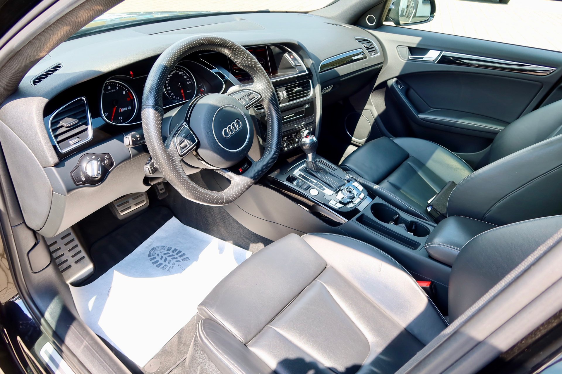 Audi RS4 Avant 4.2 FSI quattro#PANO#ACC#KEY-GO#B&O##1HAND# – Bild 11