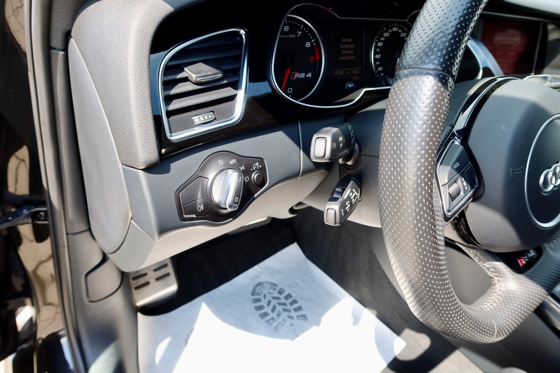 Audi RS4 Avant 4.2 FSI quattro#PANO#ACC#KEY-GO#B&O##1HAND# – Bild 14