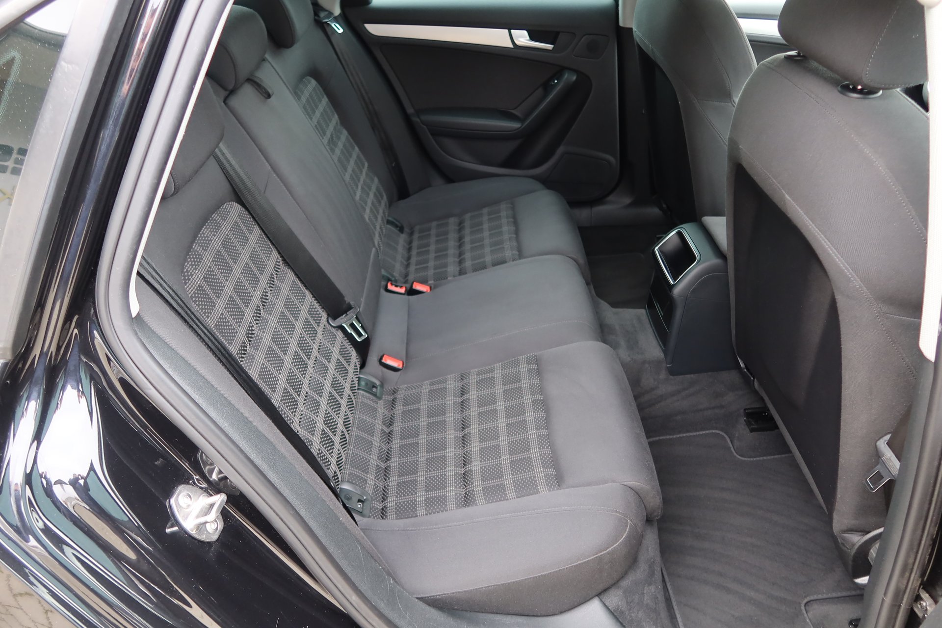 Audi A4 Ambition S-Line SPORT#NAVI##EUR6# !!!HAGEL!!! # – Bild 18