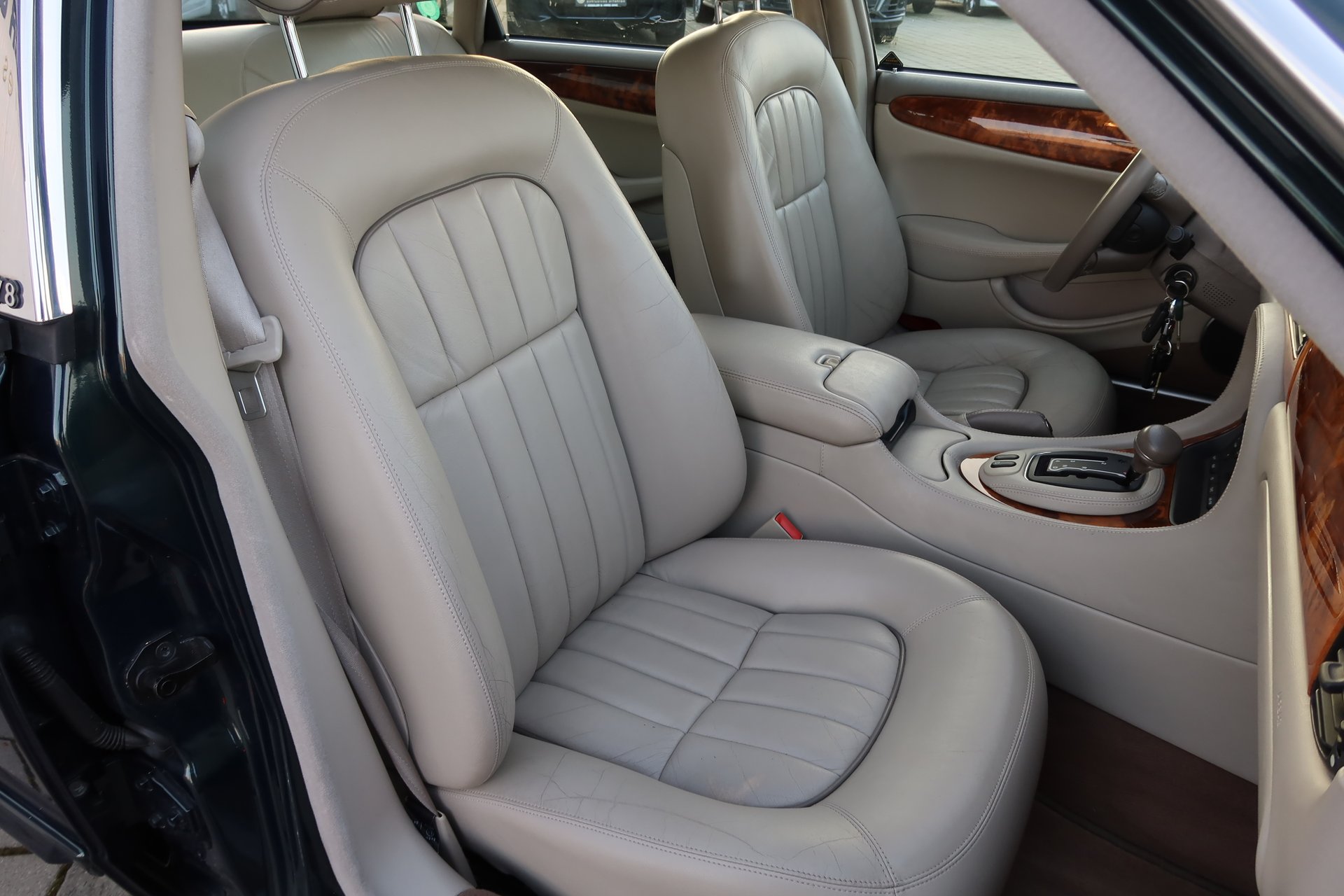 Jaguar XJ 4.0 Sovereign# SEHR GEPFLEGT# – Bild 12
