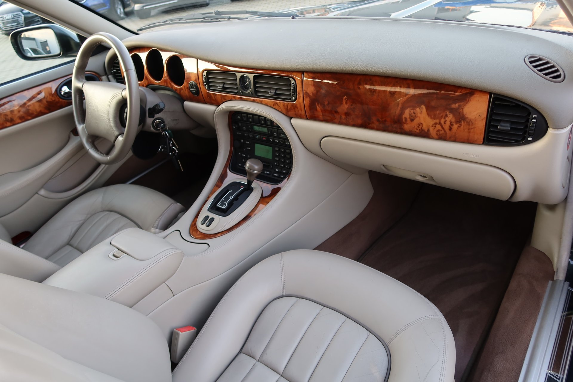 Jaguar XJ 4.0 Sovereign# SEHR GEPFLEGT# – Bild 13
