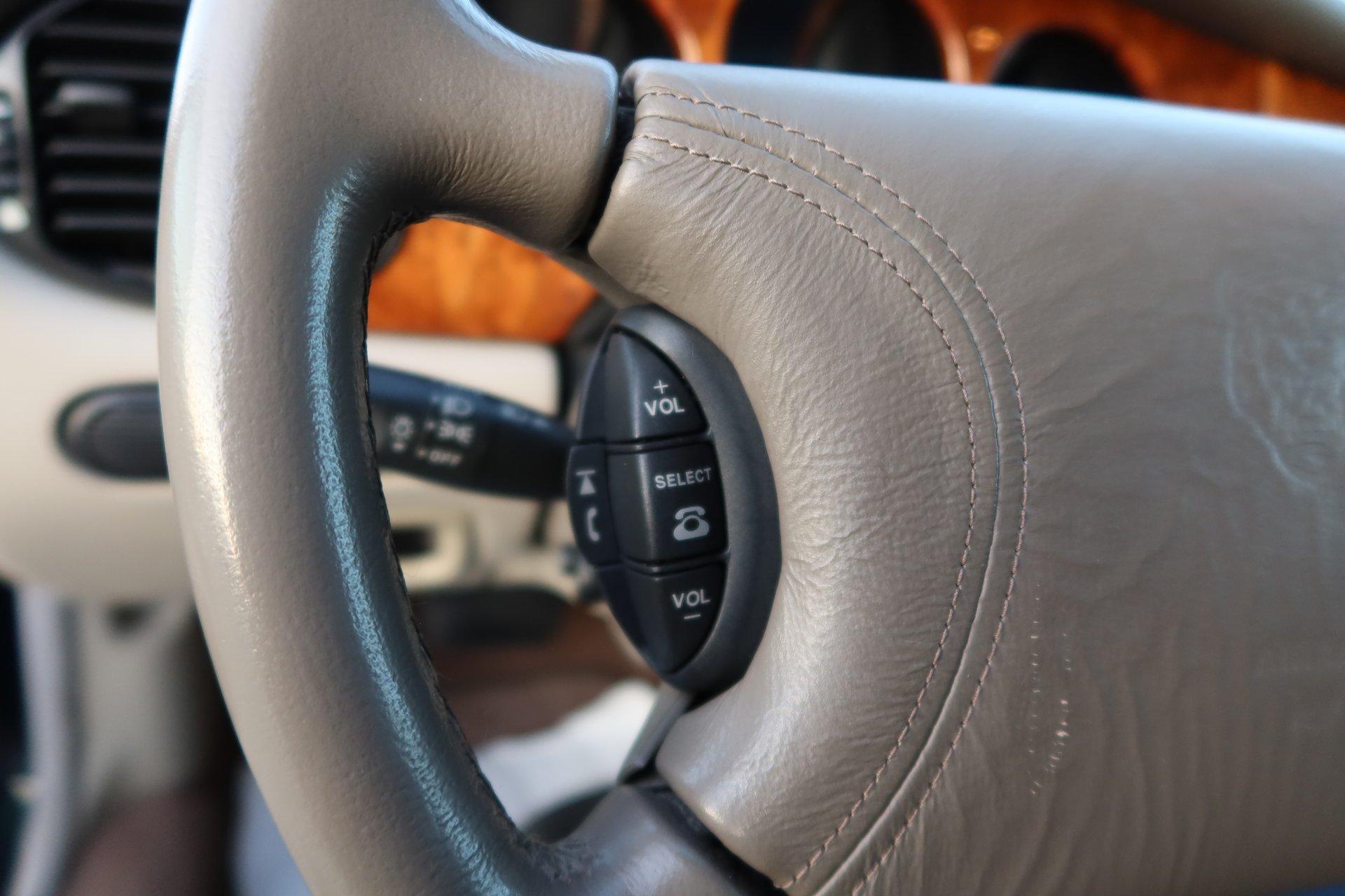 Jaguar XJ 4.0 Sovereign# SEHR GEPFLEGT# – Bild 17