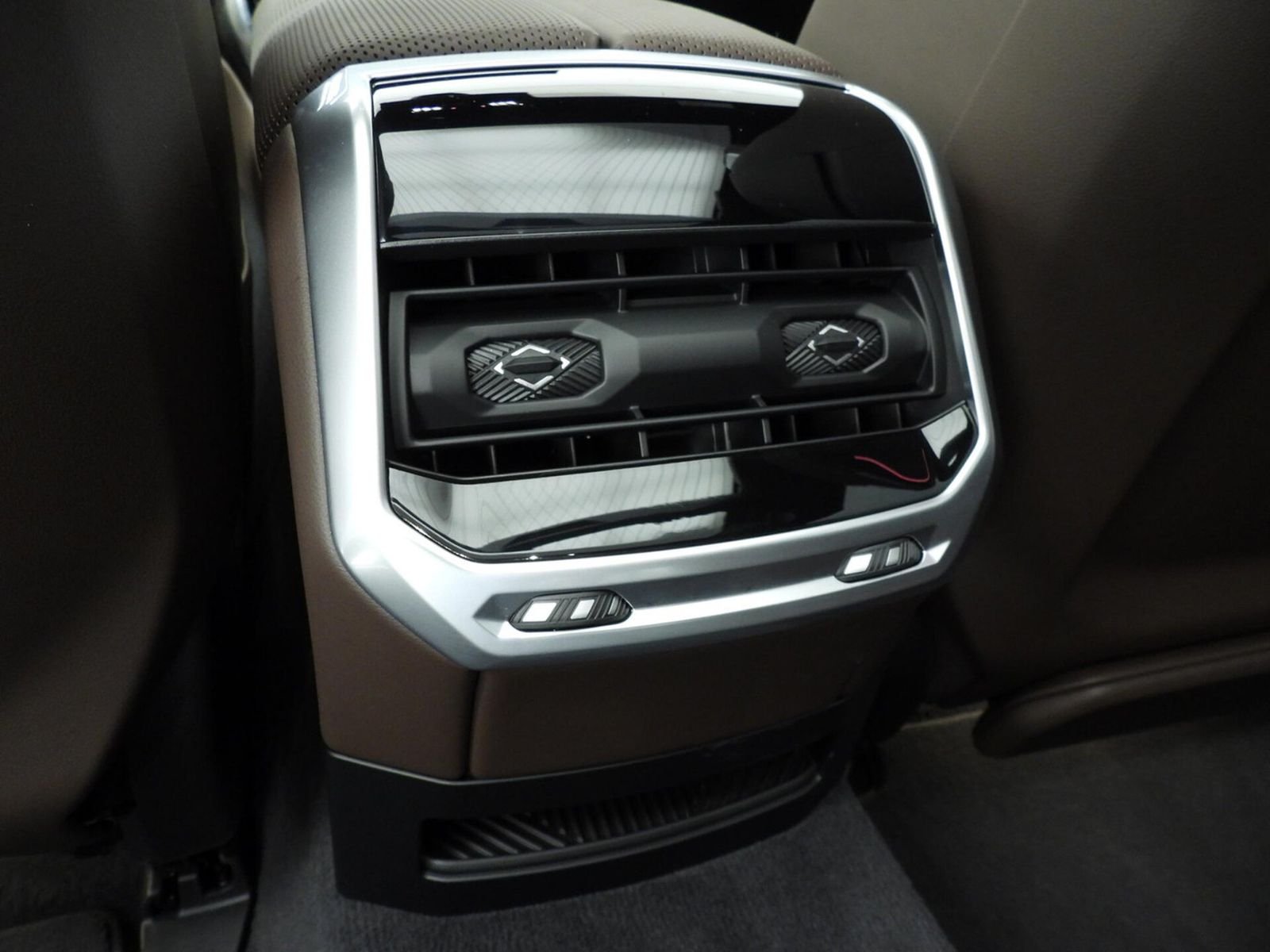 BMW i7 M70 xDrive | M-Sportpakket | Kristalkoplampen – Bild 16