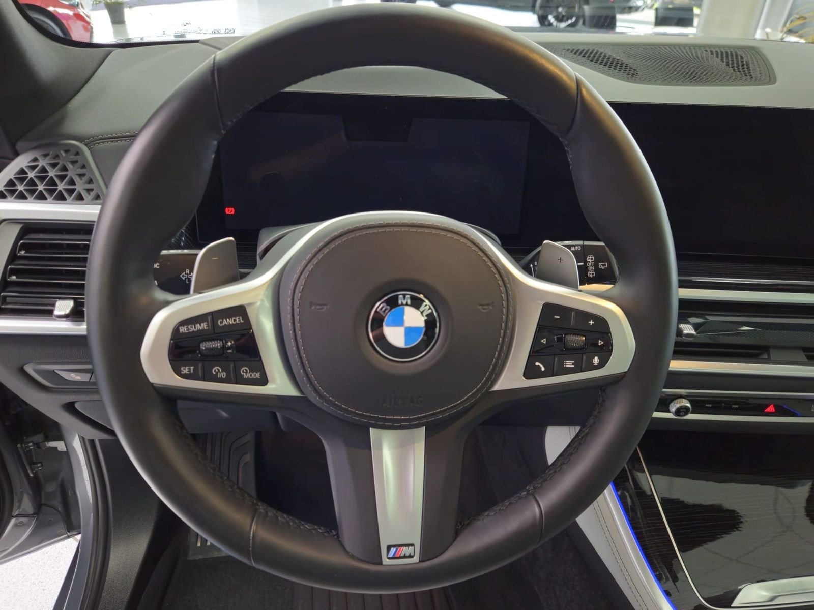 BMW X5 xD40i M Sport*PANO*SOFT*STHZG*7-SITZ*AHK*360° – Bild 23